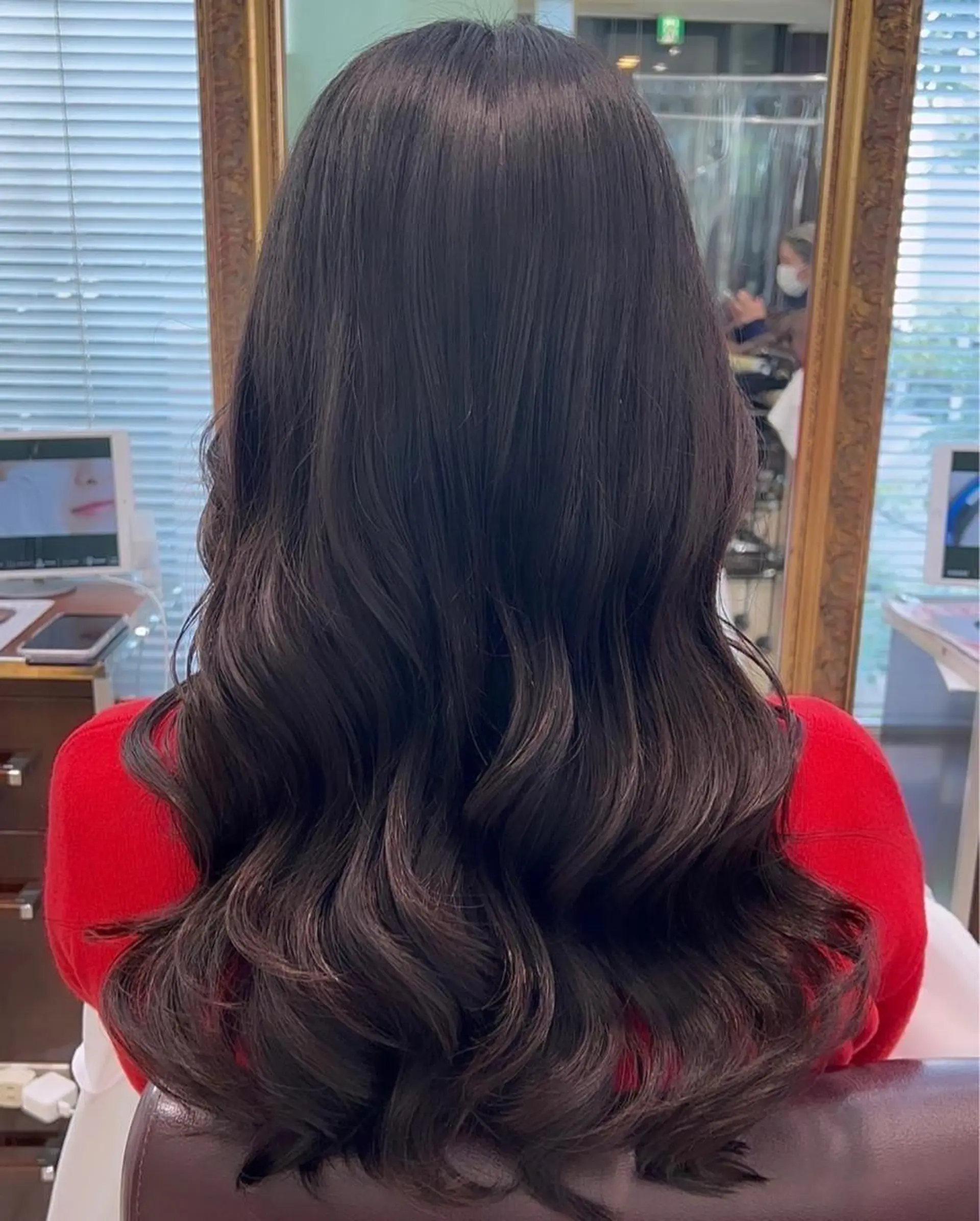 ロング 韓国風ヘア パーマ ハイトーンカラー 中村優成のヘアスタイル