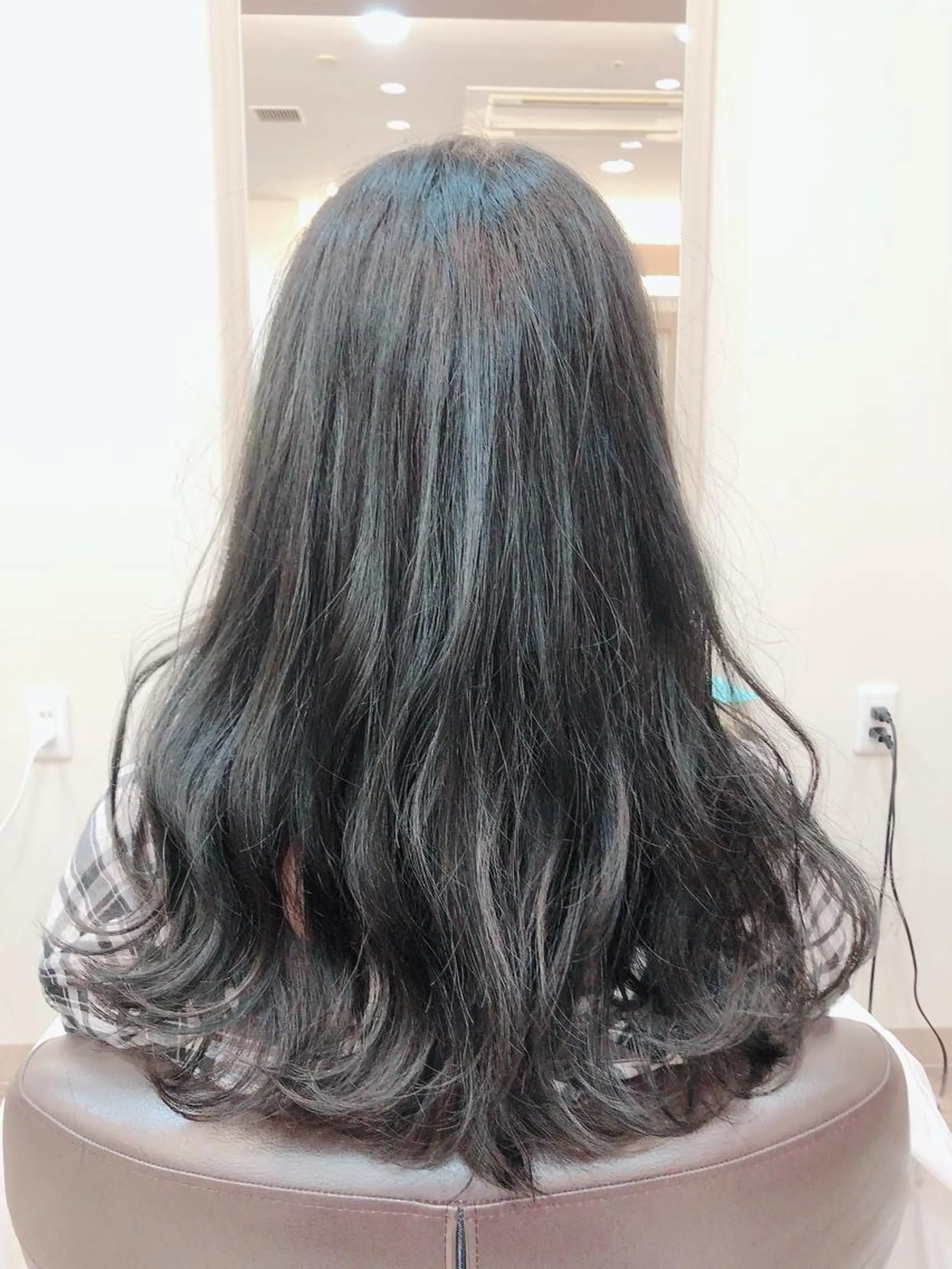 セミロング カラー イルミナカラー スターダスト 尚平 40代からの 髪質改善専門のその他イメージ