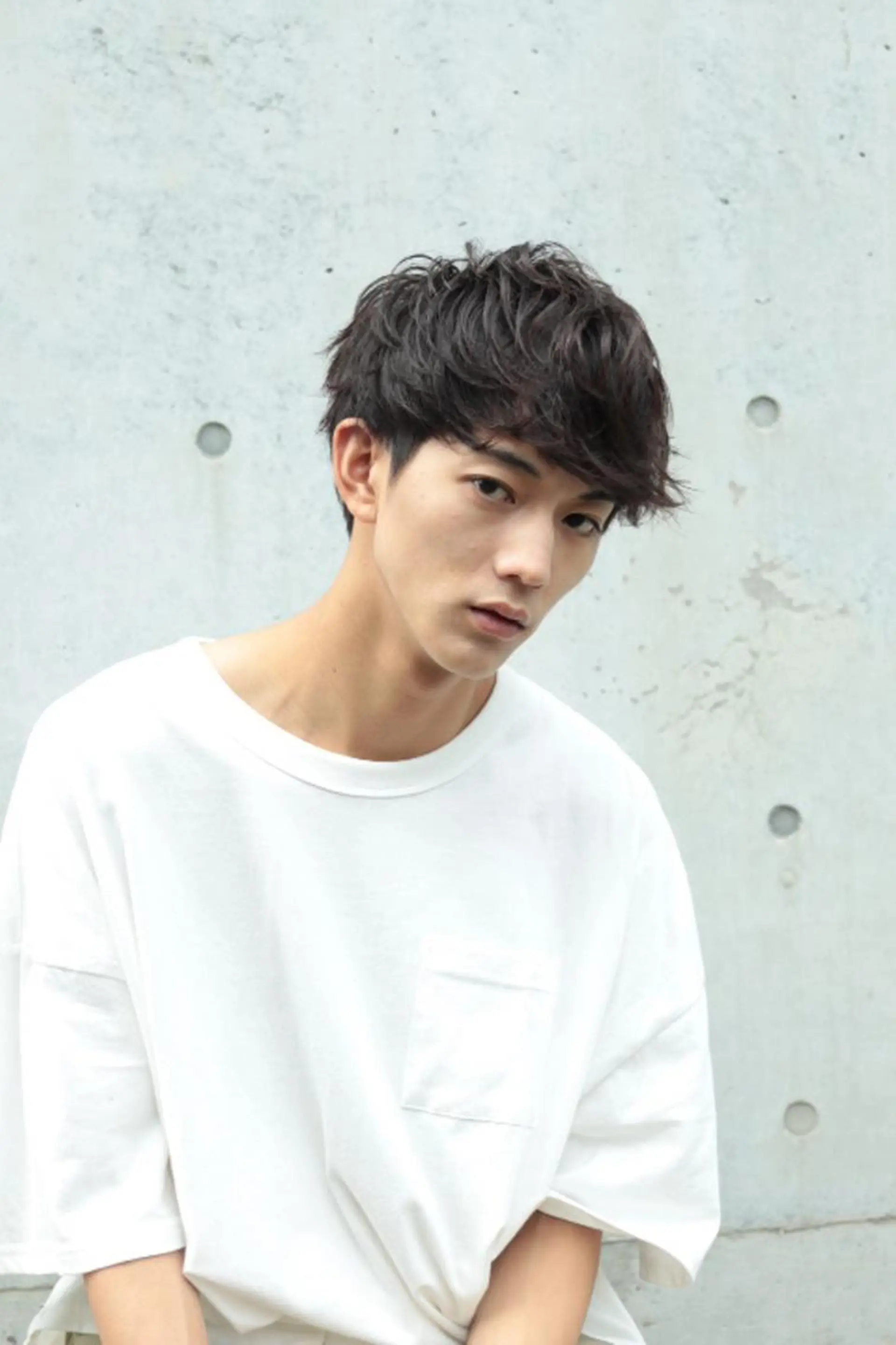 ショート カラー パーマ ヘアアレンジ メンズ メンズブリーチ メンズハイライト マッシュ メンズパーマ ブリーチ 【ツヤ髪美容師】 ツダケイスケのヘアスタイル