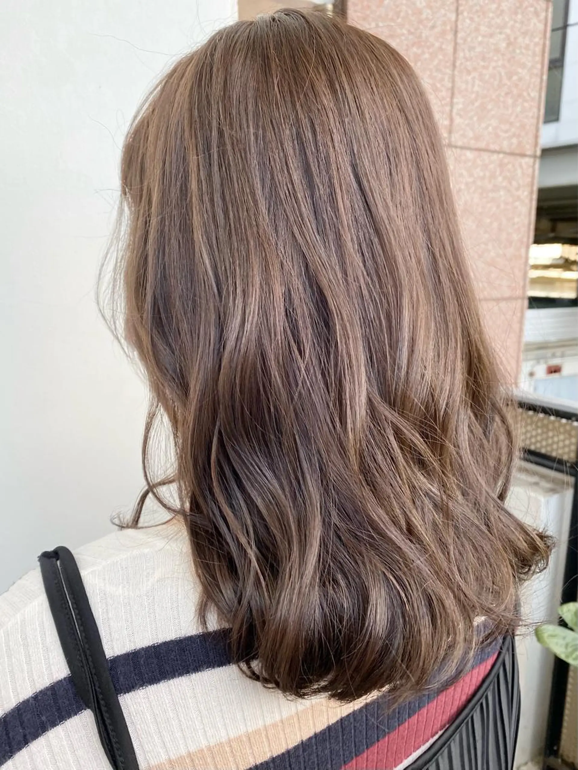 セミロング カラー パーマ ヘアアレンジ メンズ キッズ ショートボブ メンズブリーチ ブリーチ ケアブリーチ ダブルカラー ヘアカラー 艶ピンク*ヘアセット 🌙shioriのヘアスタイル