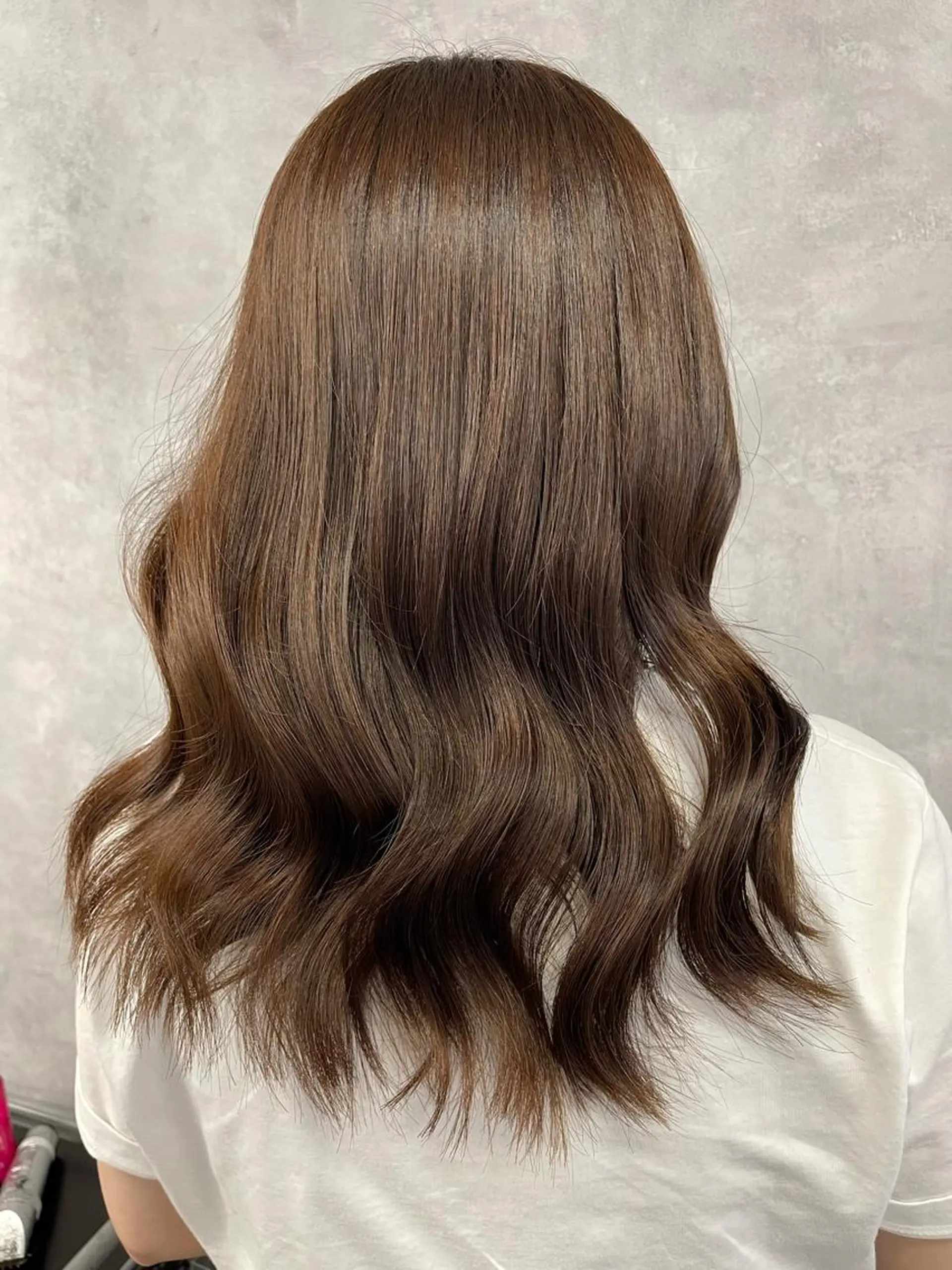 セミロング カラー 韓国風カラー 韓国風ヘア トリートメント カット ヘアカラー トリートメント オフホワイトアンドなんば所属・福西 洋斗のヘアスタイル