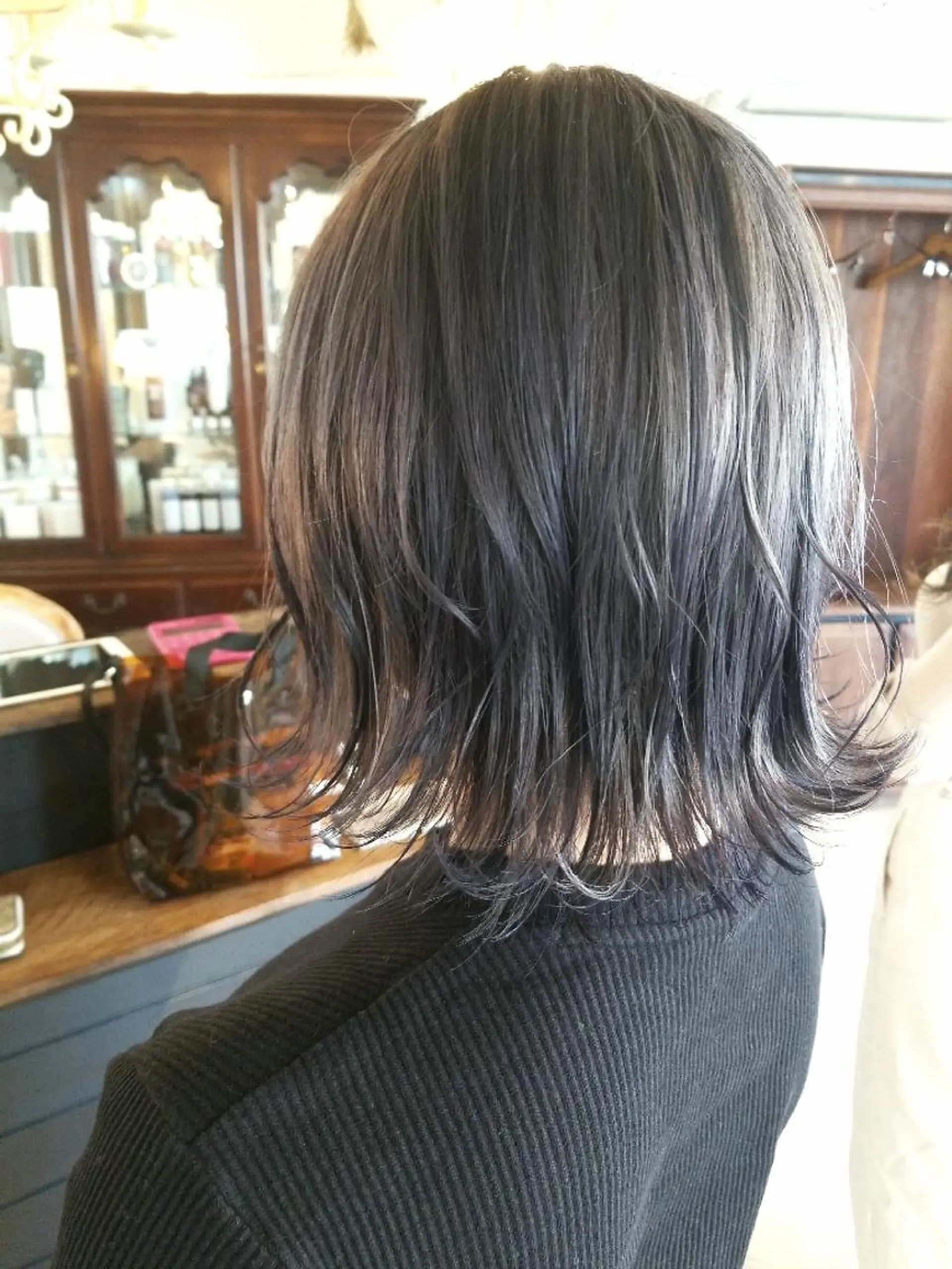ミディアム 切りっぱなしボブ ボブ すずき えりのヘアスタイル