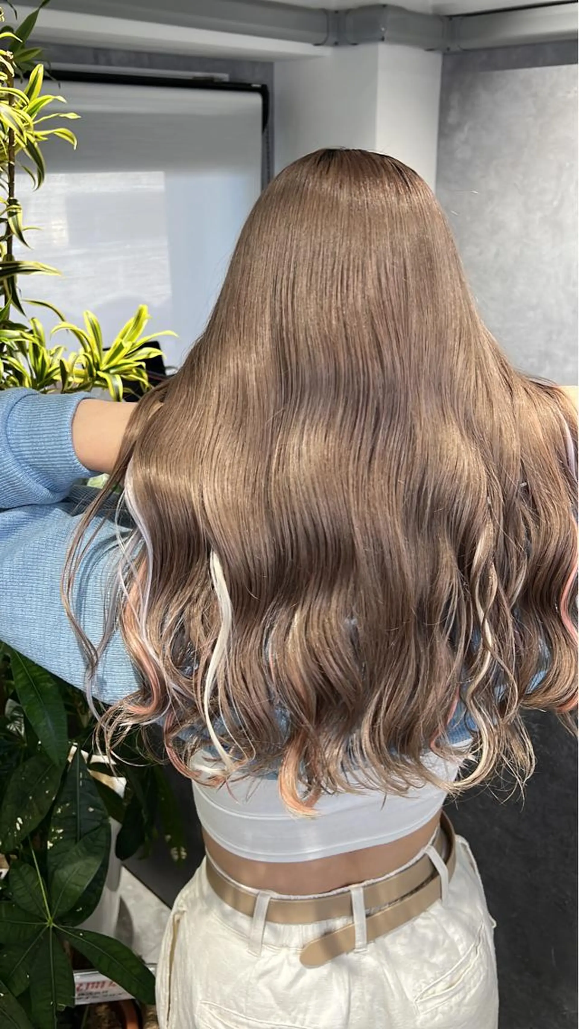 ミディアム カラー mimiiy梅田 中崎町ハイトーンのヘアスタイル