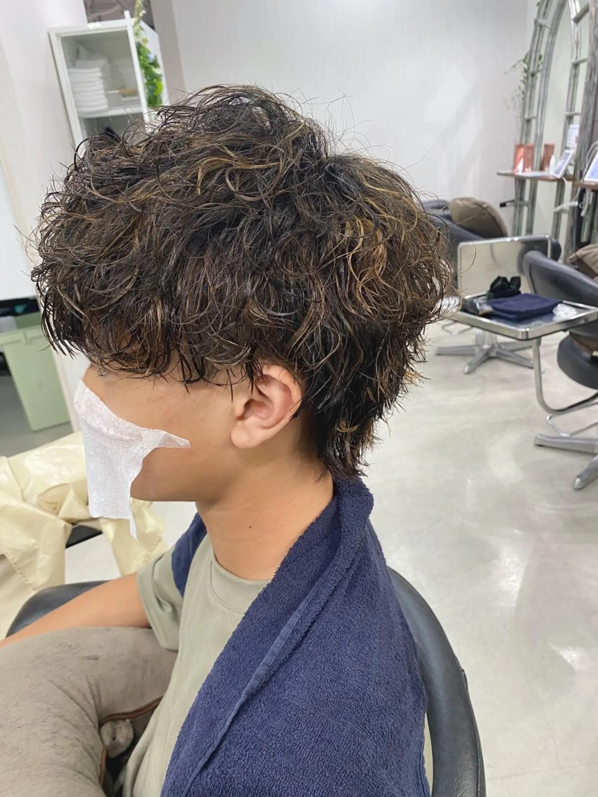 ショート ハイライト カット パーマ カラー特化 横川　翔希のヘアスタイル