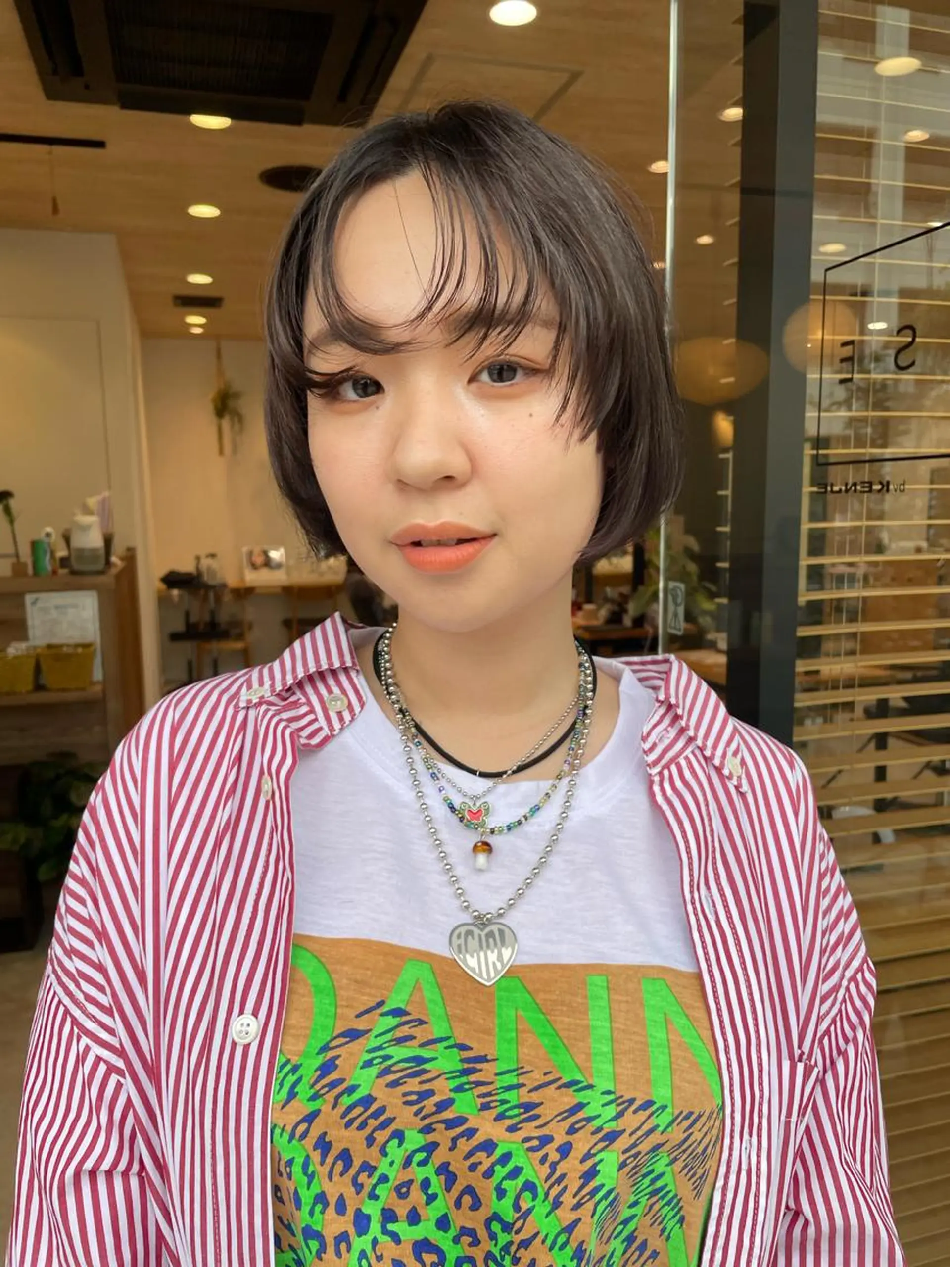 ショート カラー カット ヘアカラー トリートメント 似合わせ レイヤー須川のヘアスタイル