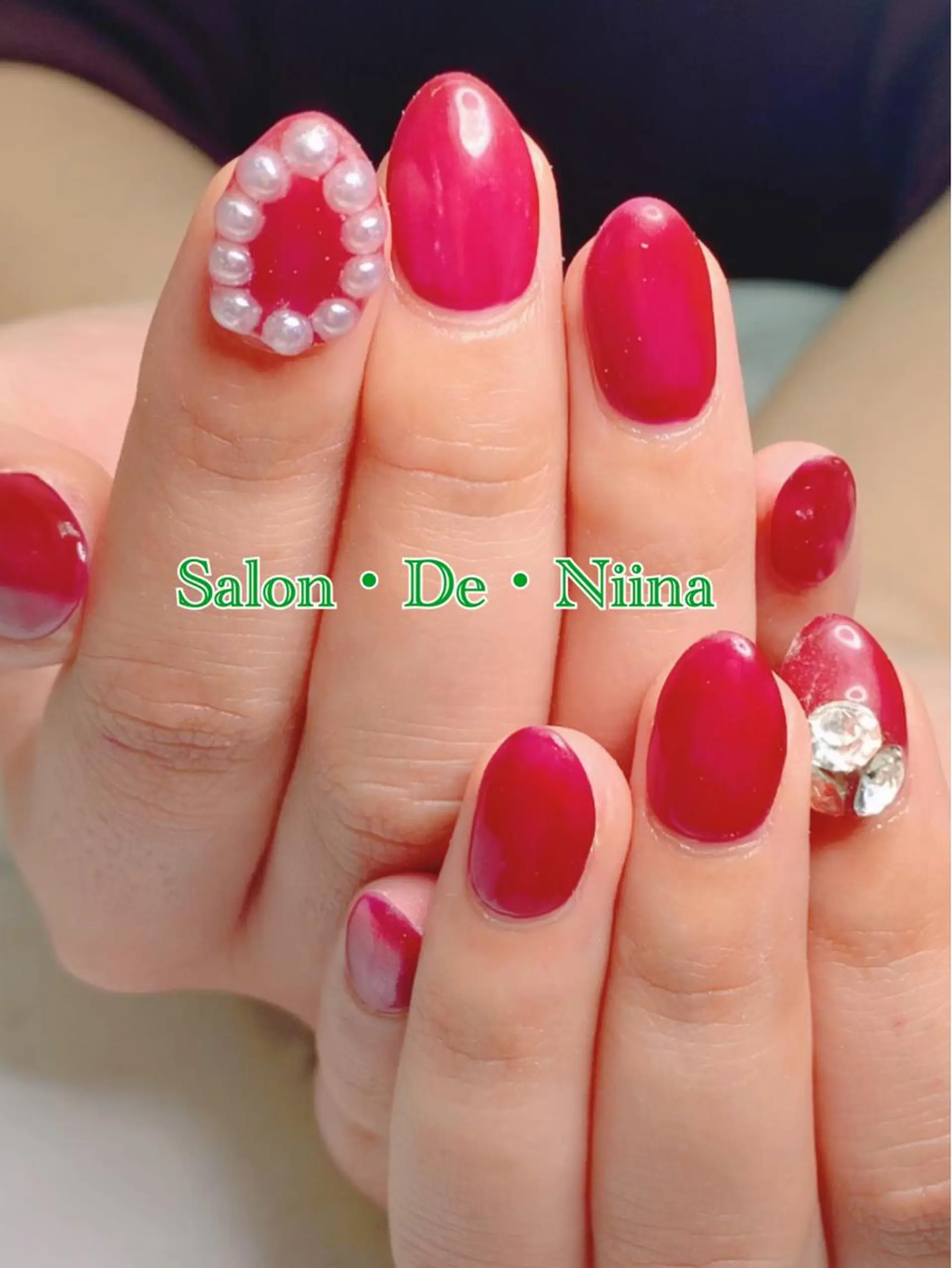 ネイル アートネイル 持ち込み 冬ネイル Salon•de•Niina所属・ボディビルダーSal on.DeNiinaのネイルデザイン