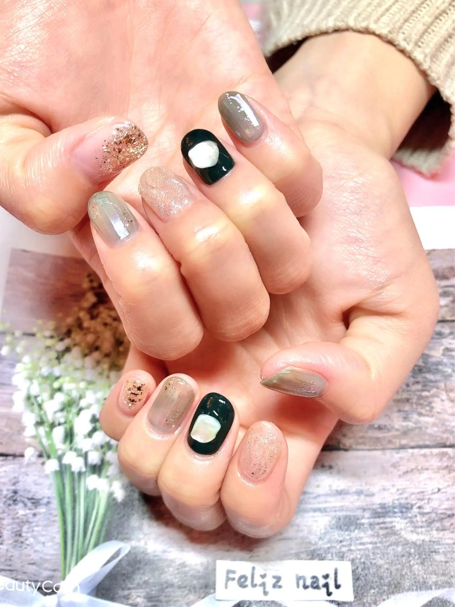 ネイル ジェルネイル グリーン ニュアンスネイル パラジェル シンプルネイル ハンドネイル ユキカ （ネイリスト）のネイルデザイン