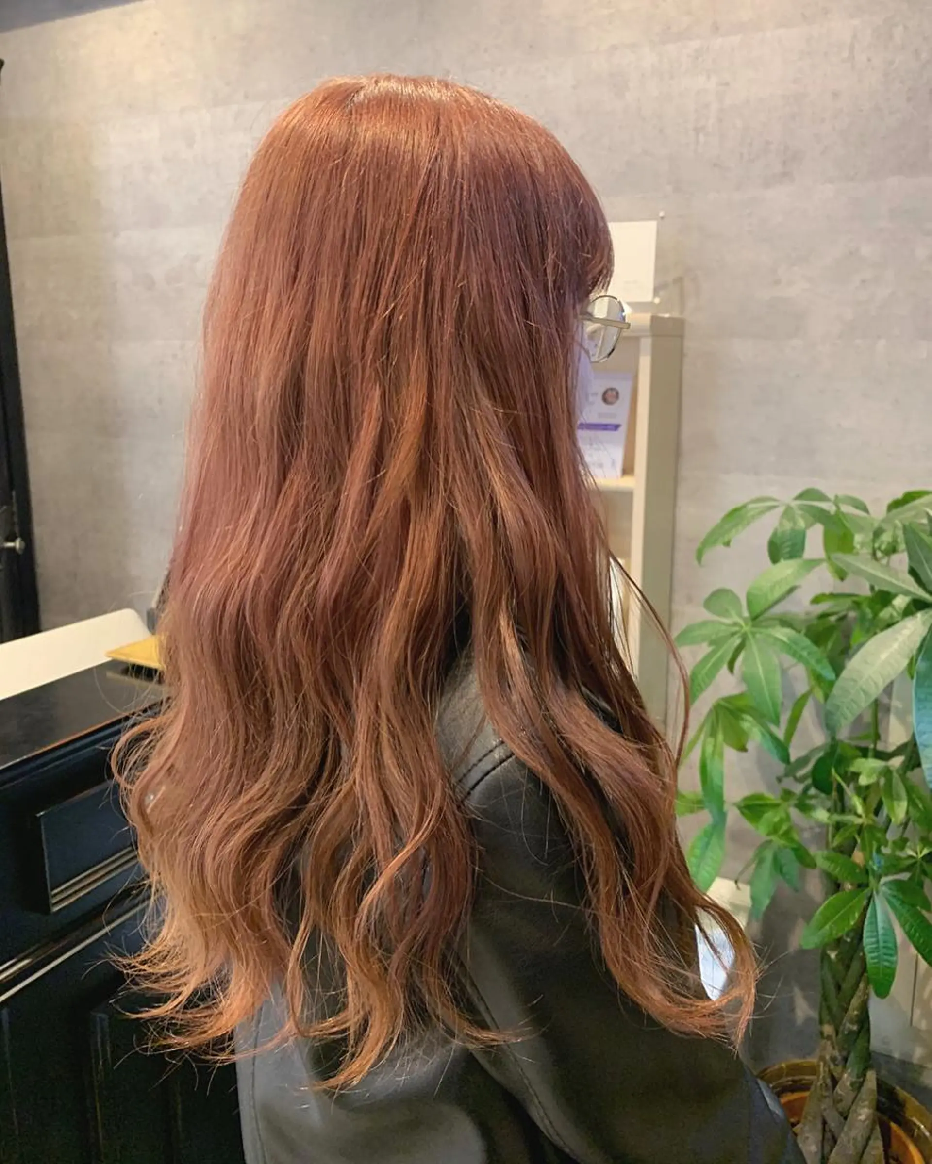 ロング カラー ベージュカラー ピンクカラー ピンクベージュ ヘアカラー Chara Chalone所属・今野 美栄のヘアスタイル