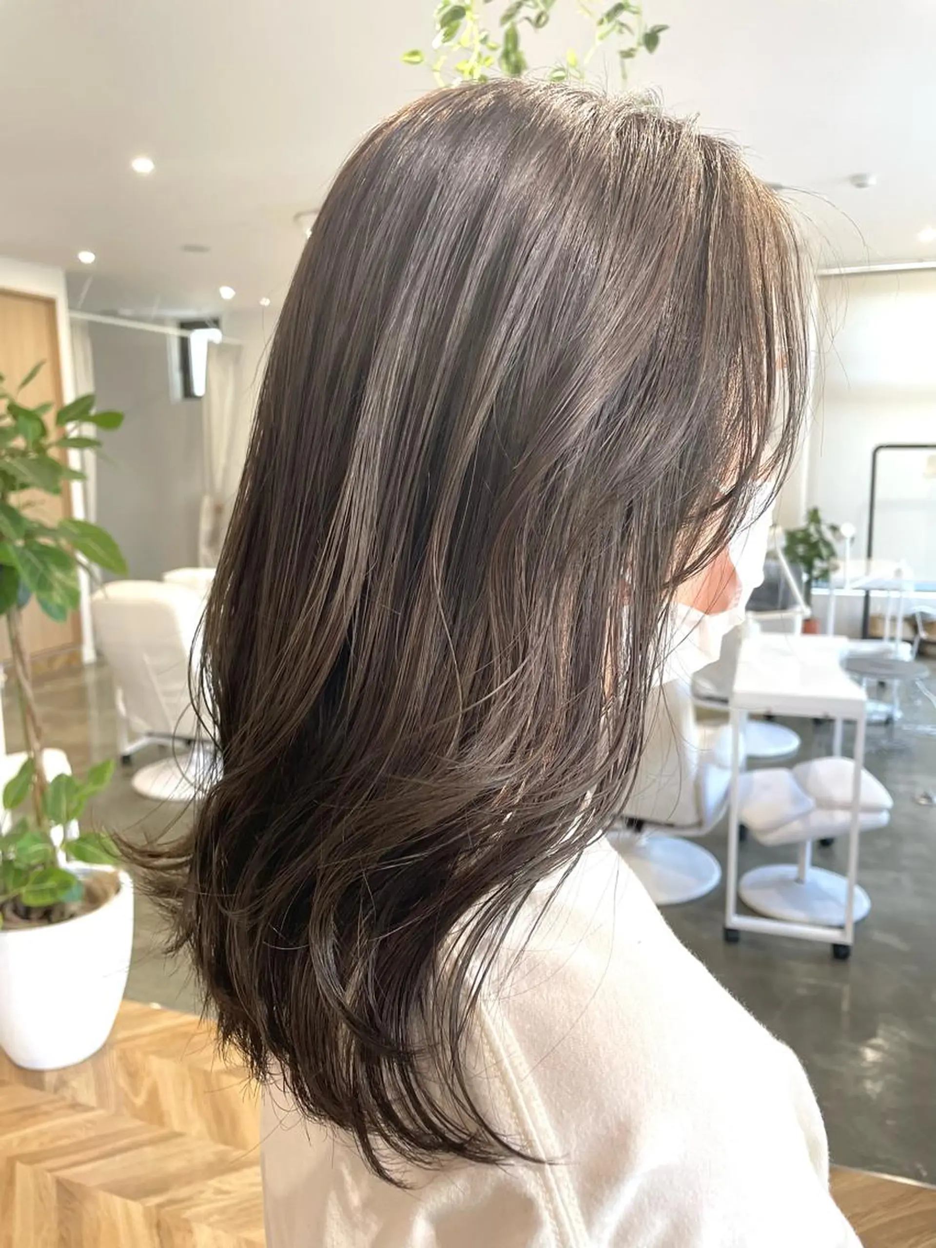 セミロング 鈴木 つかさのヘアスタイル