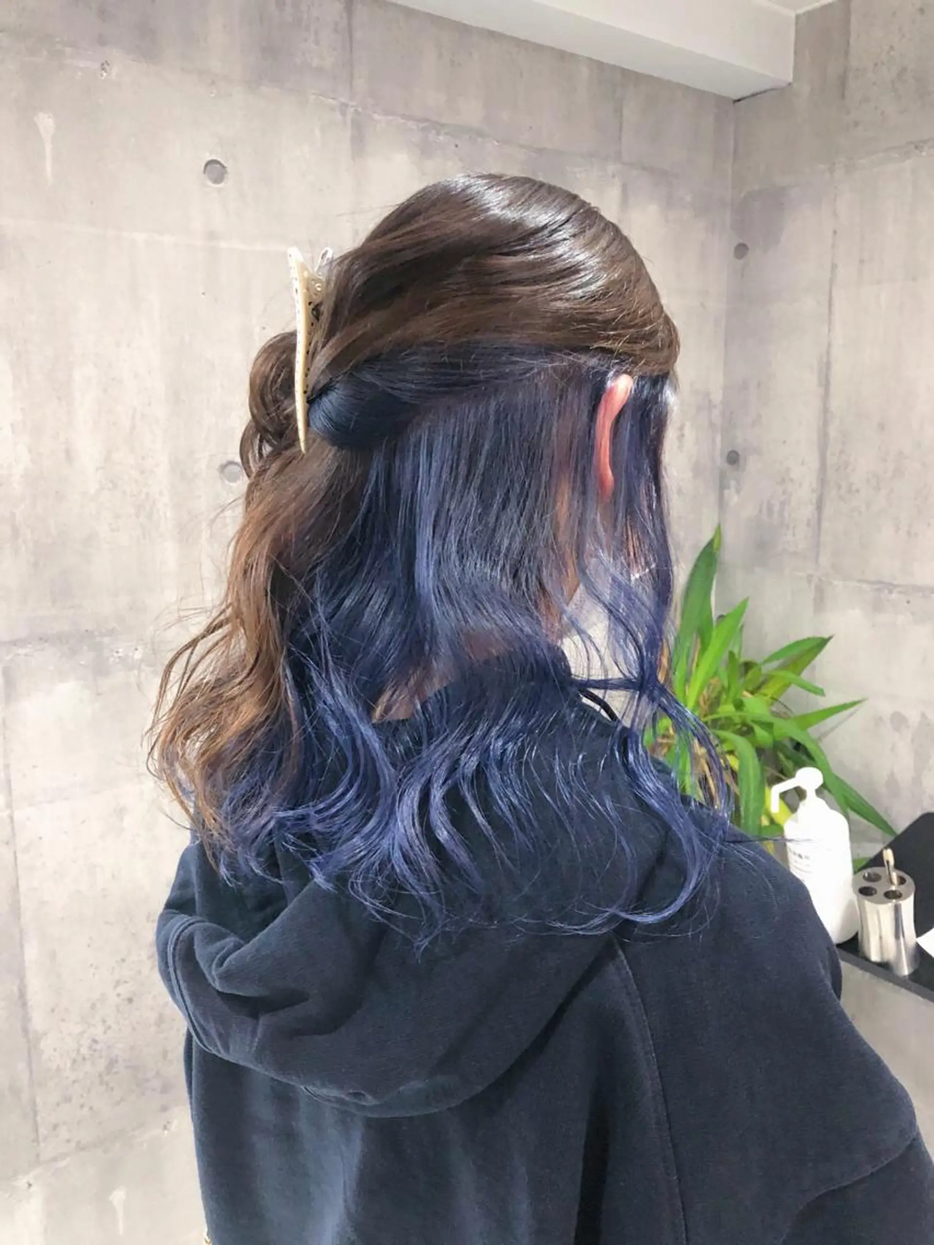 セミロング カラー セミロングパーマ アッシュ アッシュグレー アッシュグレージュ バレイヤージュ メンズ特化/パーマ/ 骨格矯正カット/真人のヘアスタイル