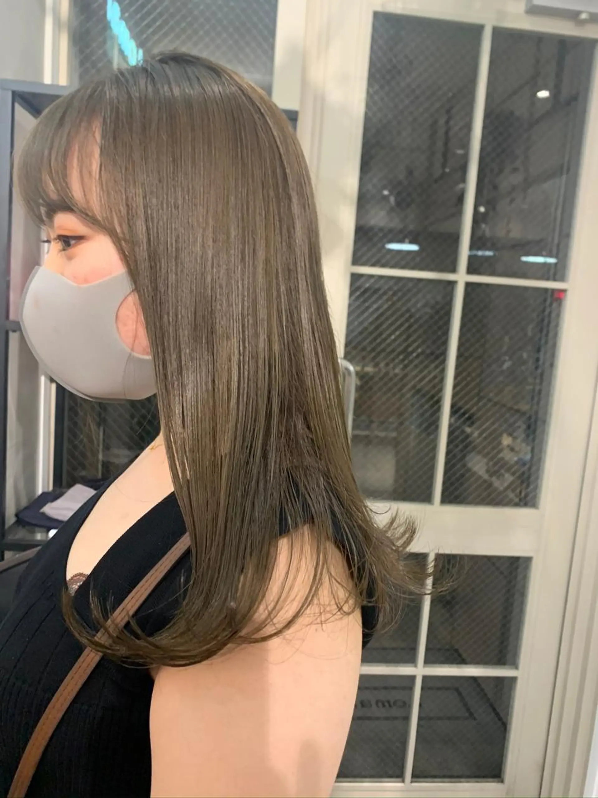 ミディアム カラー ネイル ヘアカラー トリートメント ハイトーン&暗髪🔥 表参道二刀流マエダのヘアスタイル