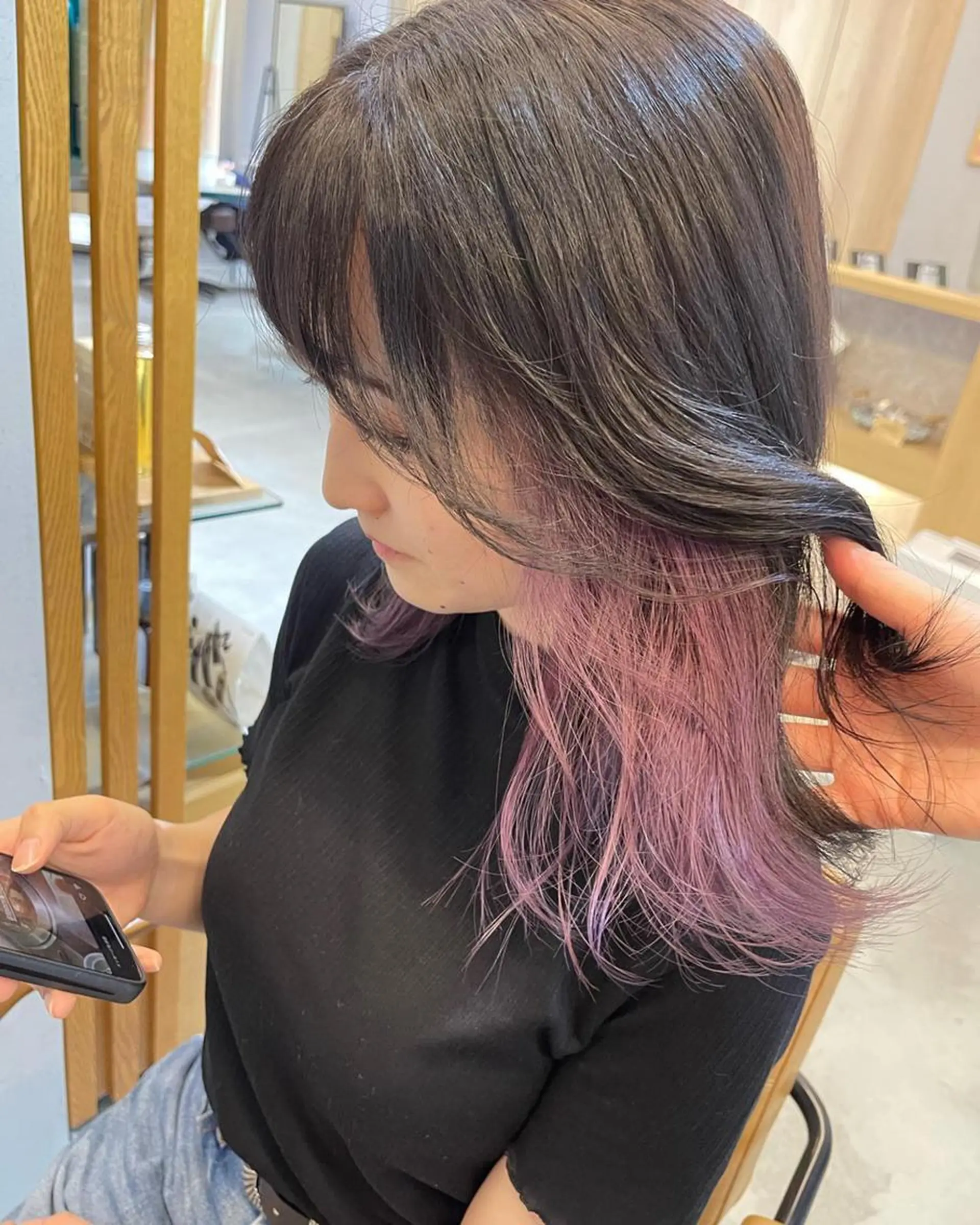 ミディアム カラー ヘアアレンジ 黒髪 ブリーチ インナーカラー ピンクカラー 顔周りカット ❥【韓国風ヘア】 stylist 林❥のエステ・リラクイメージ