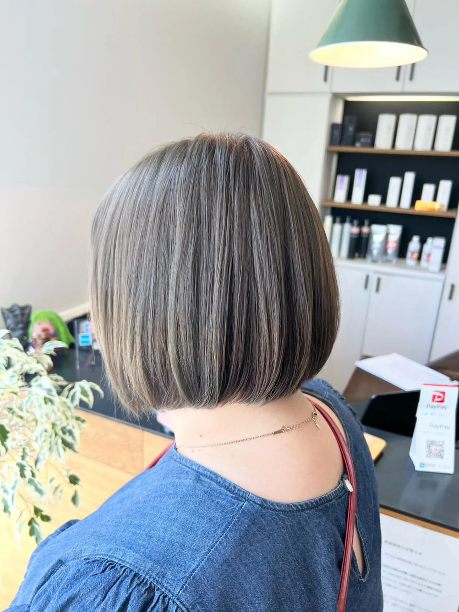 ショート カラー グレージュ オリーブグレージュ オリーブグレー ボブ カット ヘアカラー 堀 望美のヘアスタイル