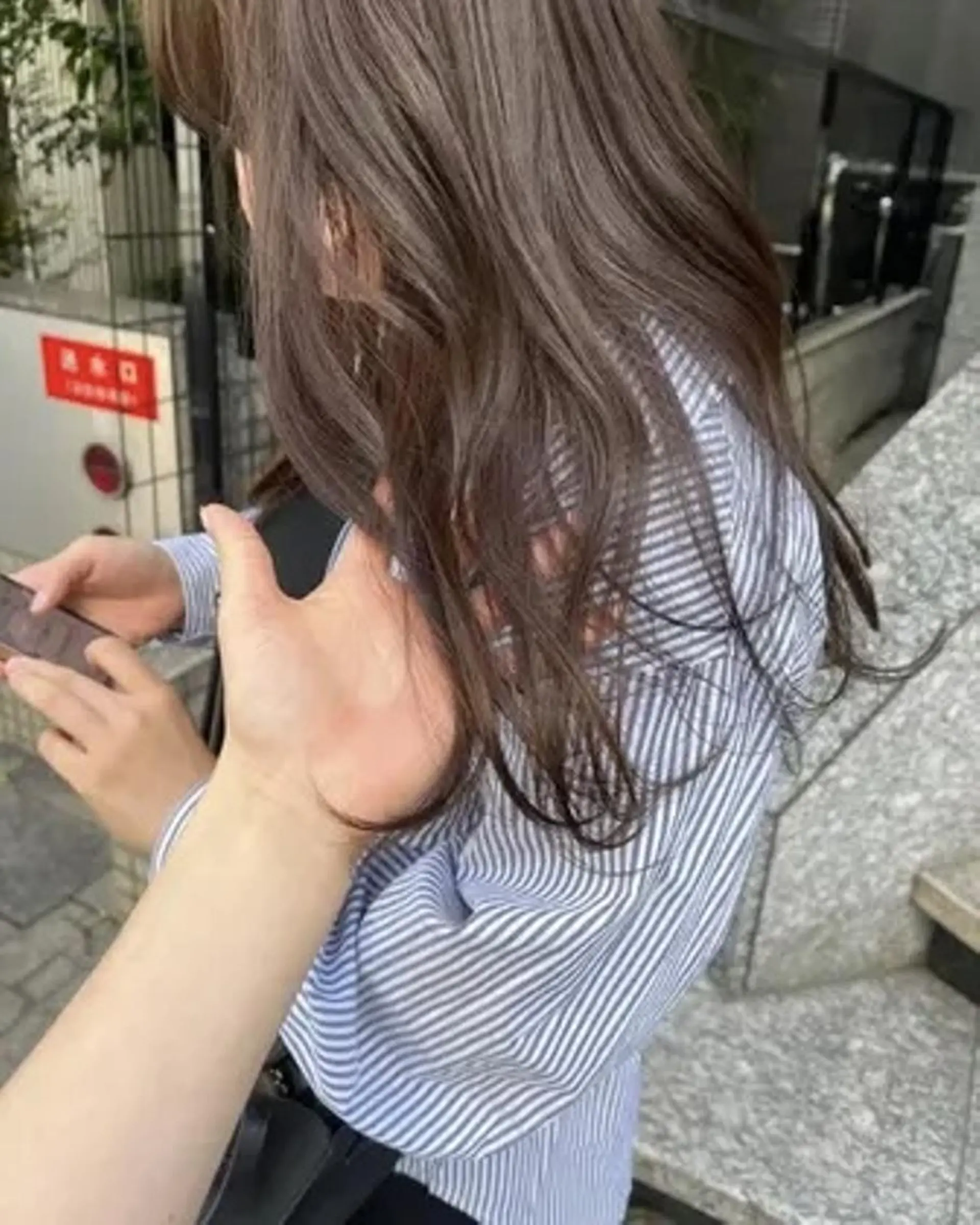 ロング カラー グレージュ ラベンダーカラー ラベンダーグレージュ ラベンダーグレー カット ヘアカラー トリートメント 老田 晋也のヘアスタイル