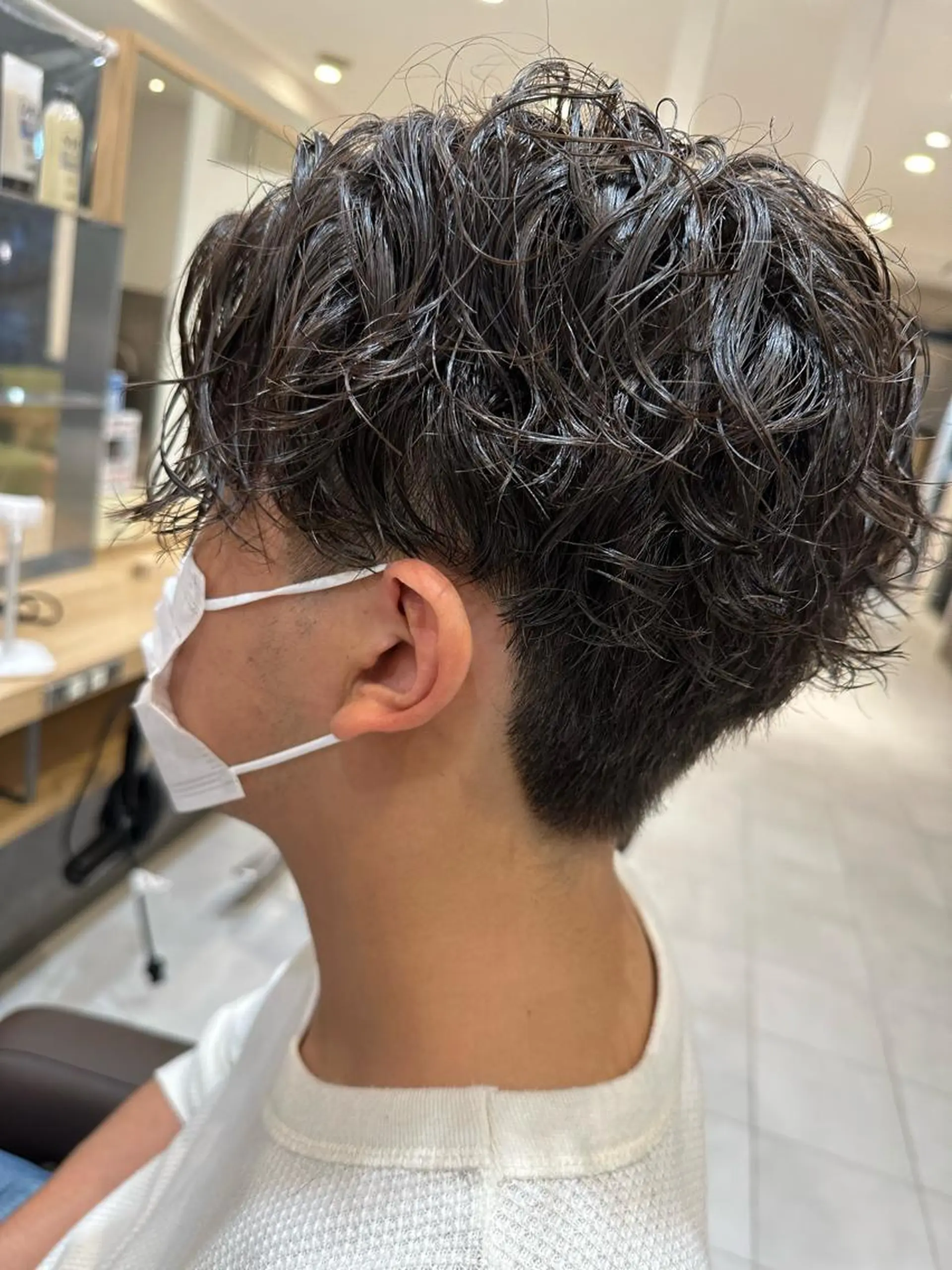 ミディアム パーマ メンズ ミディアムパーマ フェードカット メンズパーマ ツイストスパイラルパーマ 波巻きパーマ カット パーマ トリートメント ヘッドスパ ヘアセット 💈メンズ特化 美容師サキ💈のヘアスタイル