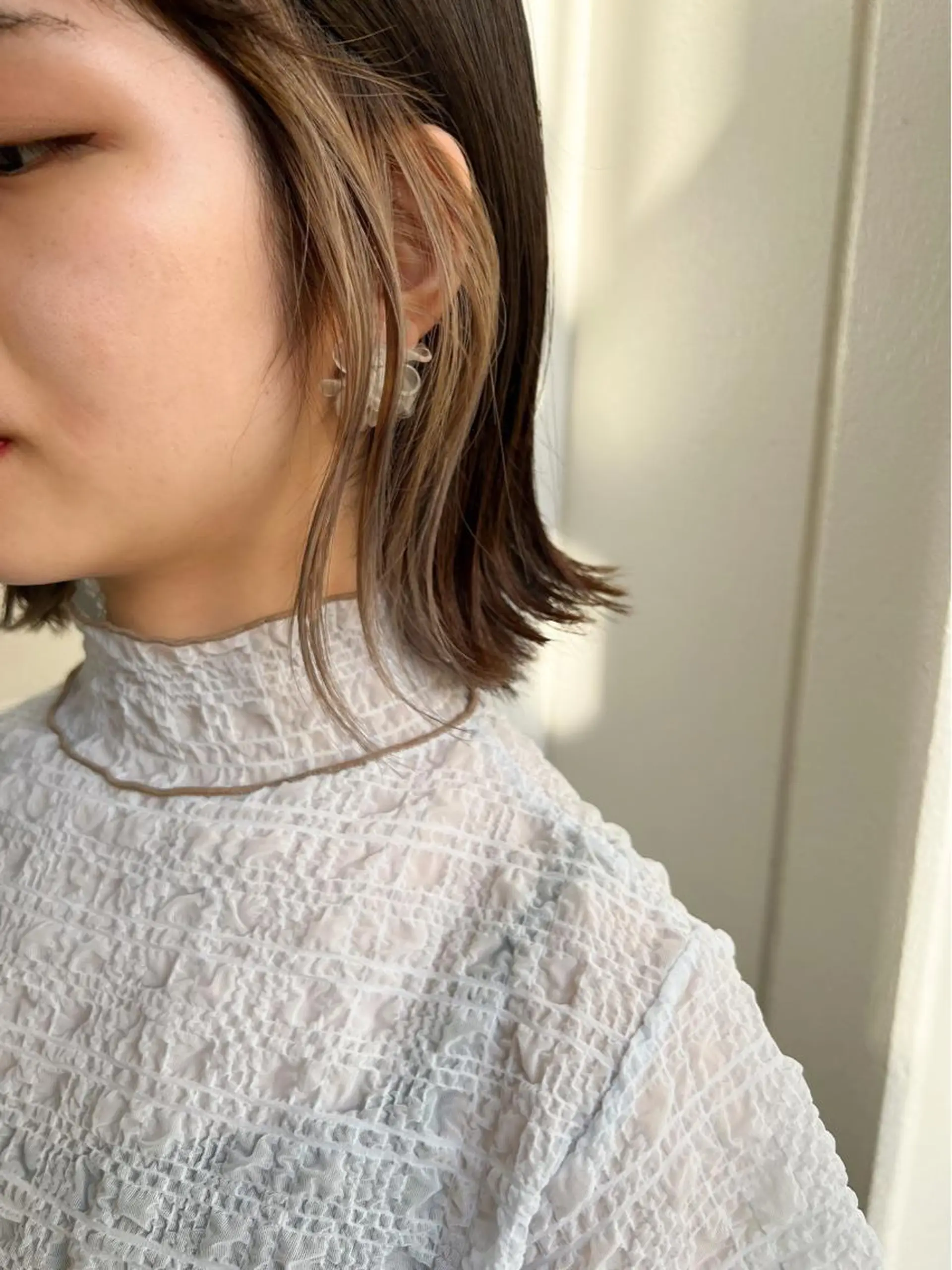 ショート カラー 切りっぱなしボブ ショートボブ ベージュカラー ブリーチ ブロンド ヘアカラー トリートメント a moment(モーメント)所属・蔵前 デザインカット KOBAYASHIのその他イメージ