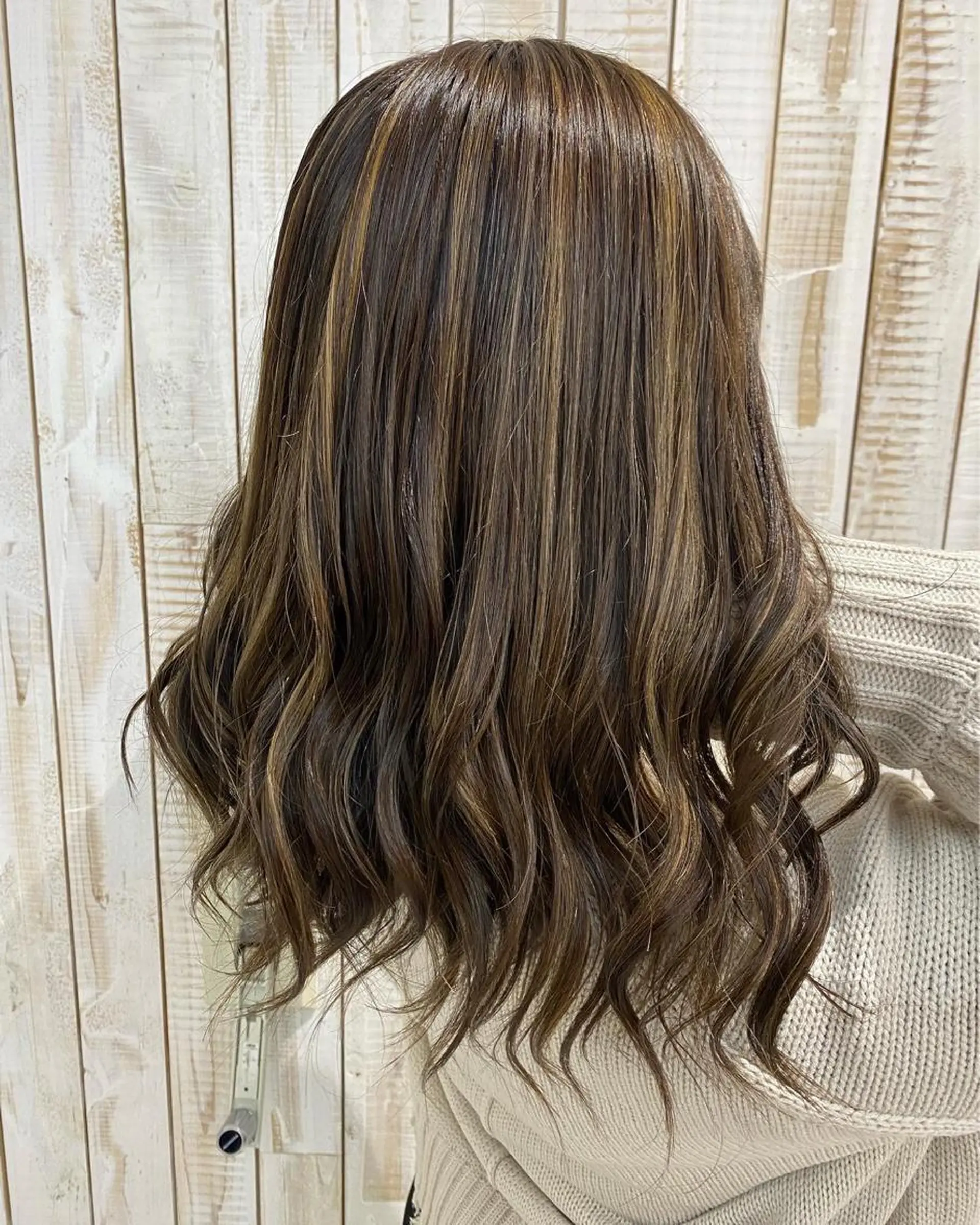 ロング 白髪ぼかしハイライト めさきすずなのヘアスタイル