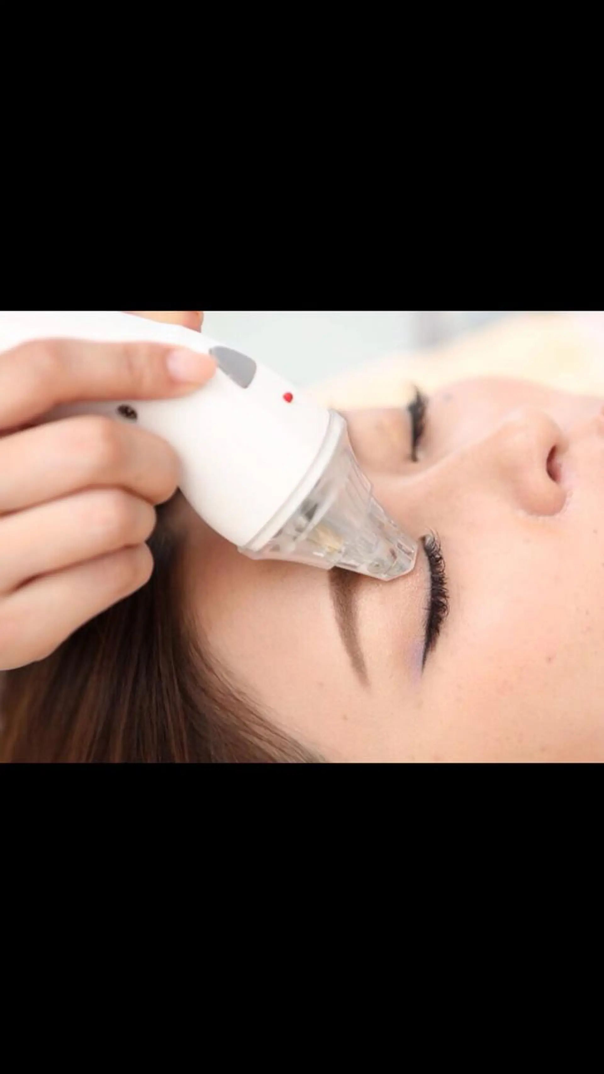 ロング カラー パーマ ヘアアレンジ メンズ キッズ ネイル マツエク・マツパ エステ 脱毛＆シェービング専門店　心斎橋所属・脱毛＆シェービング 専門店LUANAのエステ・リラクイメージ