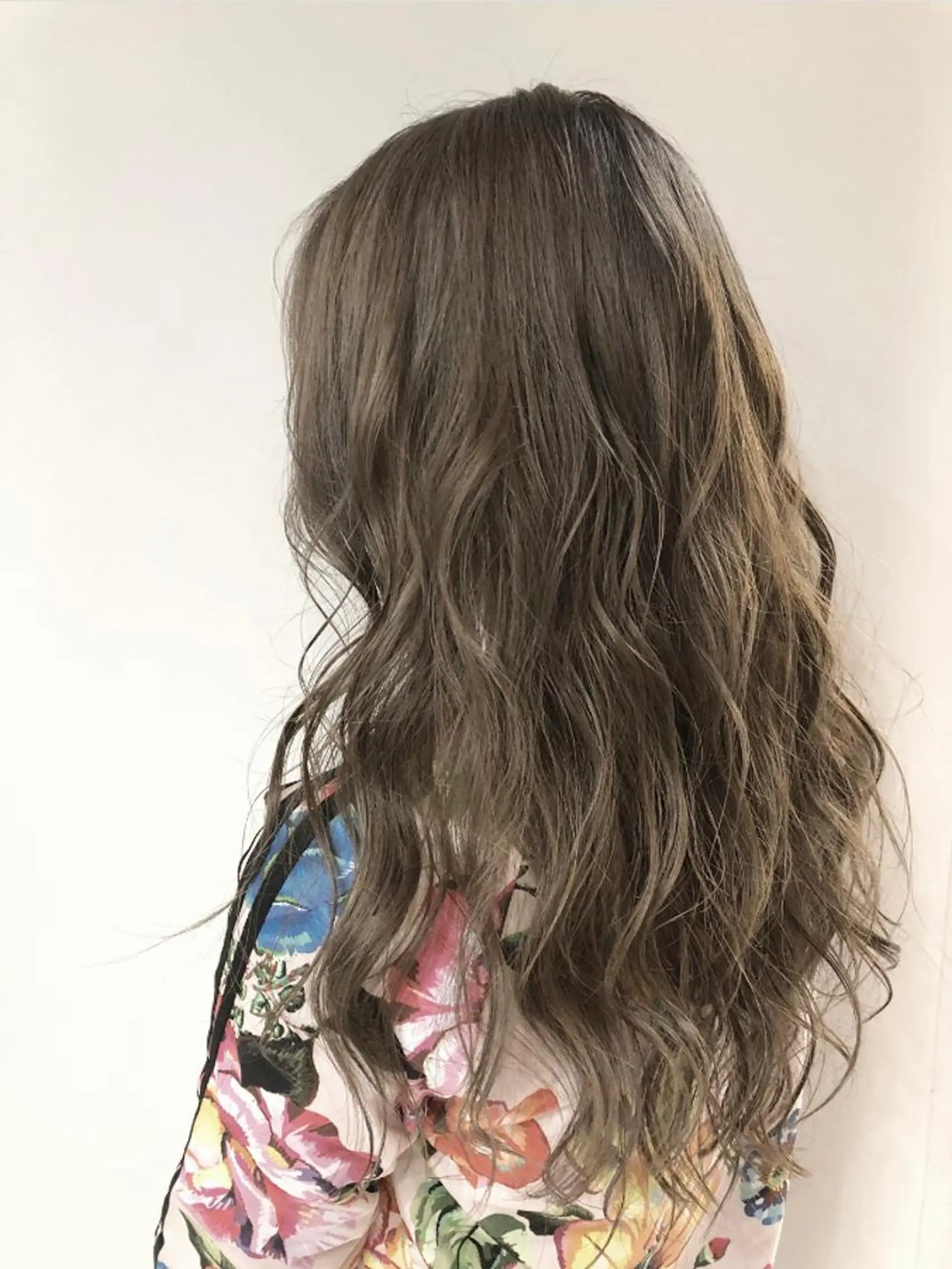 セミロング カラー グレージュ 女性リピ90%🍨 🩷佐藤みずきのヘアスタイル