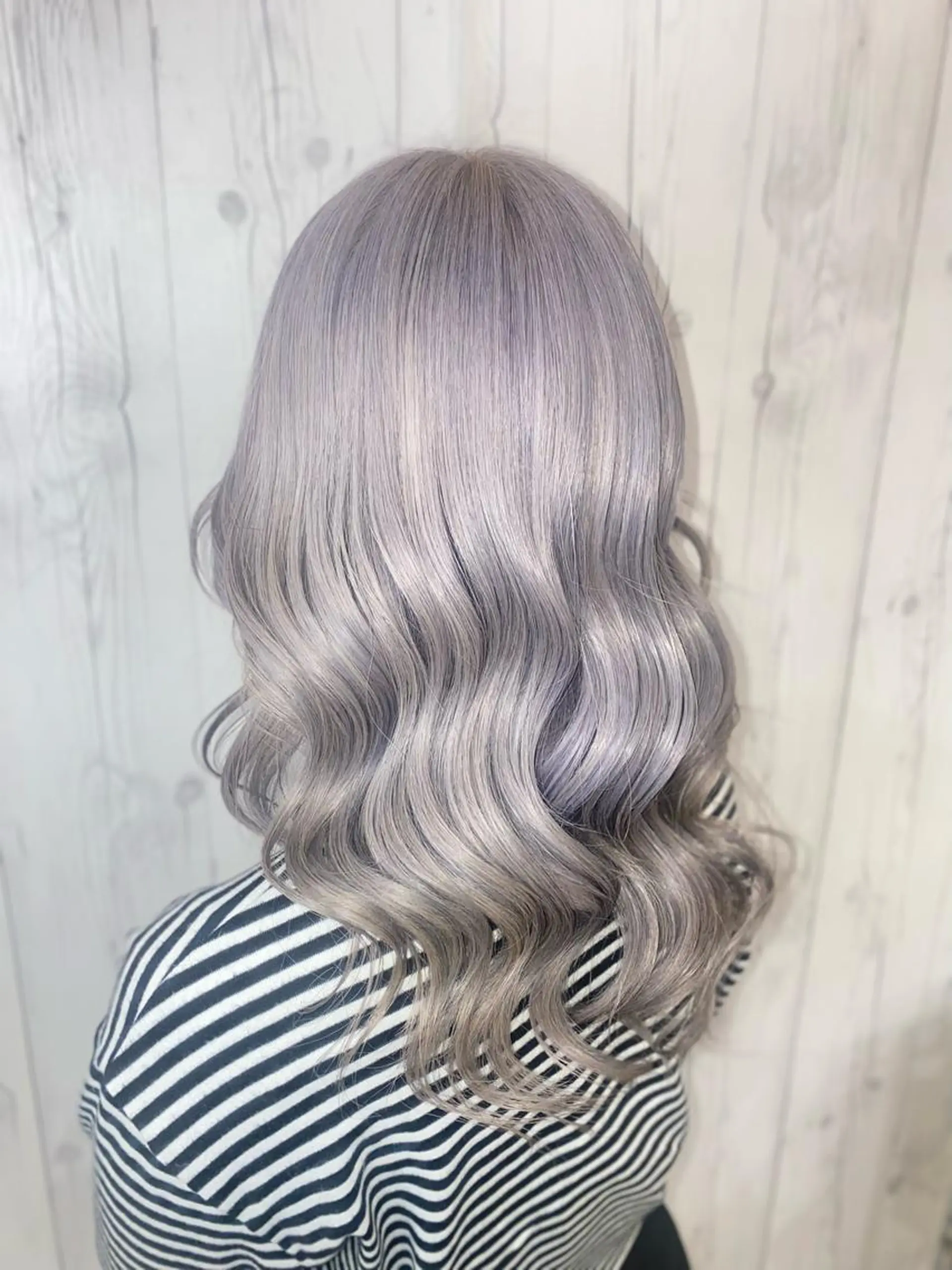 セミロング ヘアカラー ゆぴ☾‪/推しカラー /ハイトーンのヘアスタイル