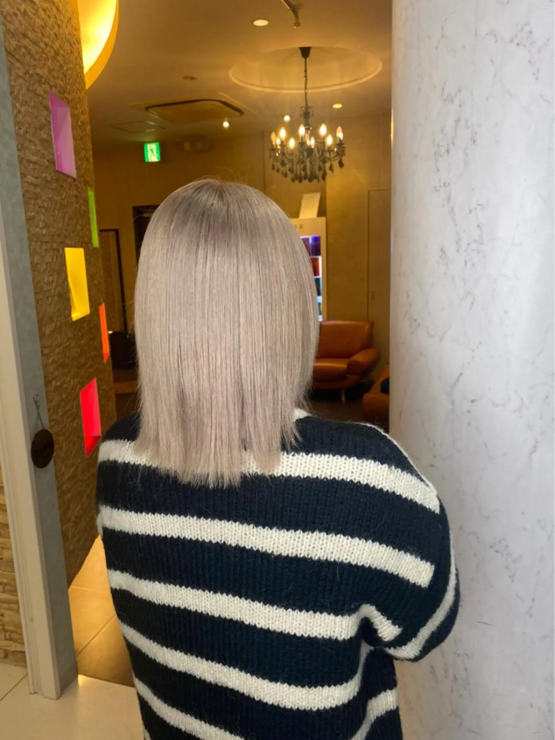 カラー ハイトーンカラー 佃 優音のヘアスタイル