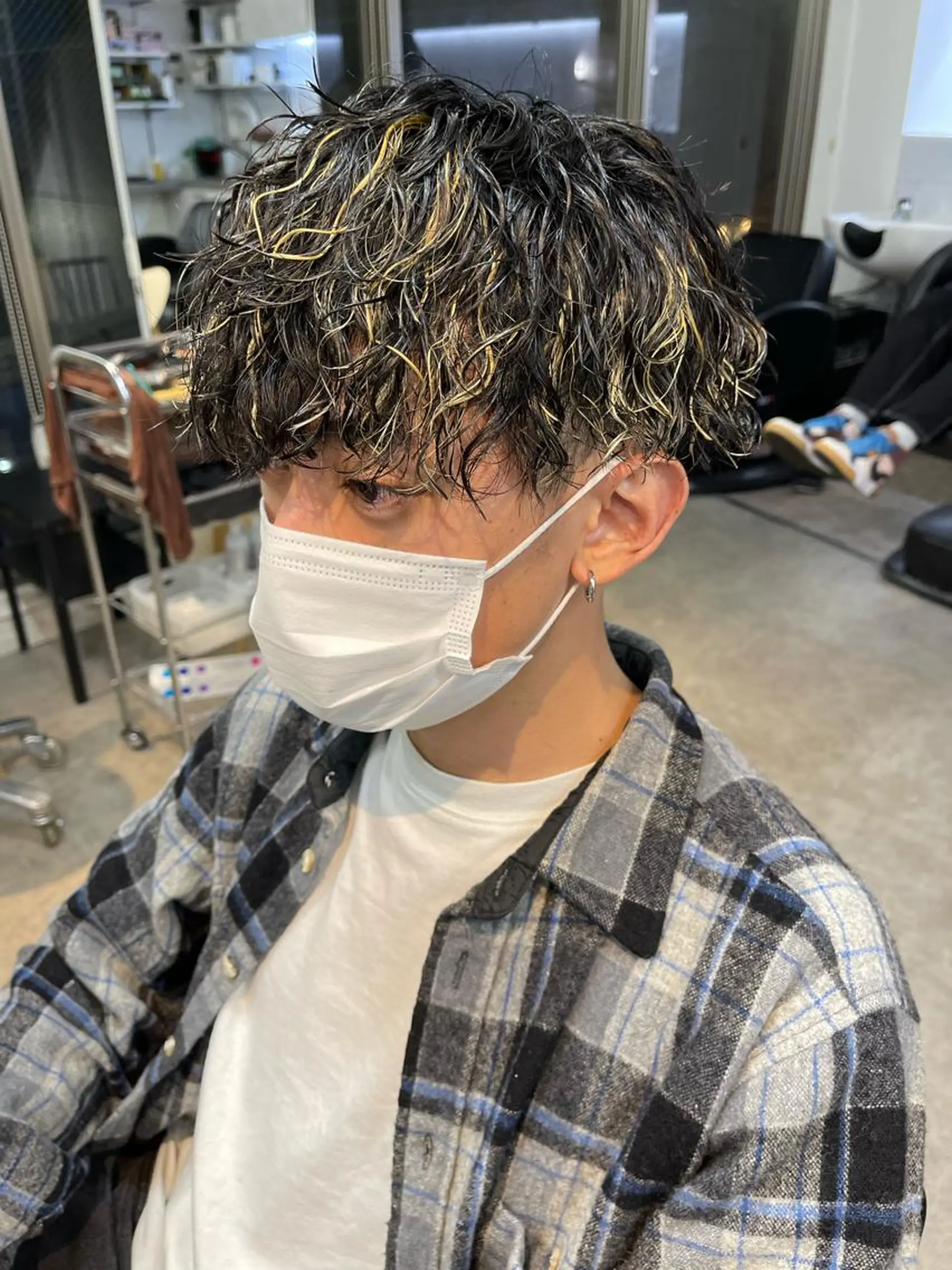 カラー パーマ ヘアアレンジ メンズ キッズ ネイル マツエク・マツパ アイブロウ メンズハイライト メンズメッシュ メンズパーマ ハイライトカラー メッシュ ショートヘア原宿 fifth コシのヘアスタイル