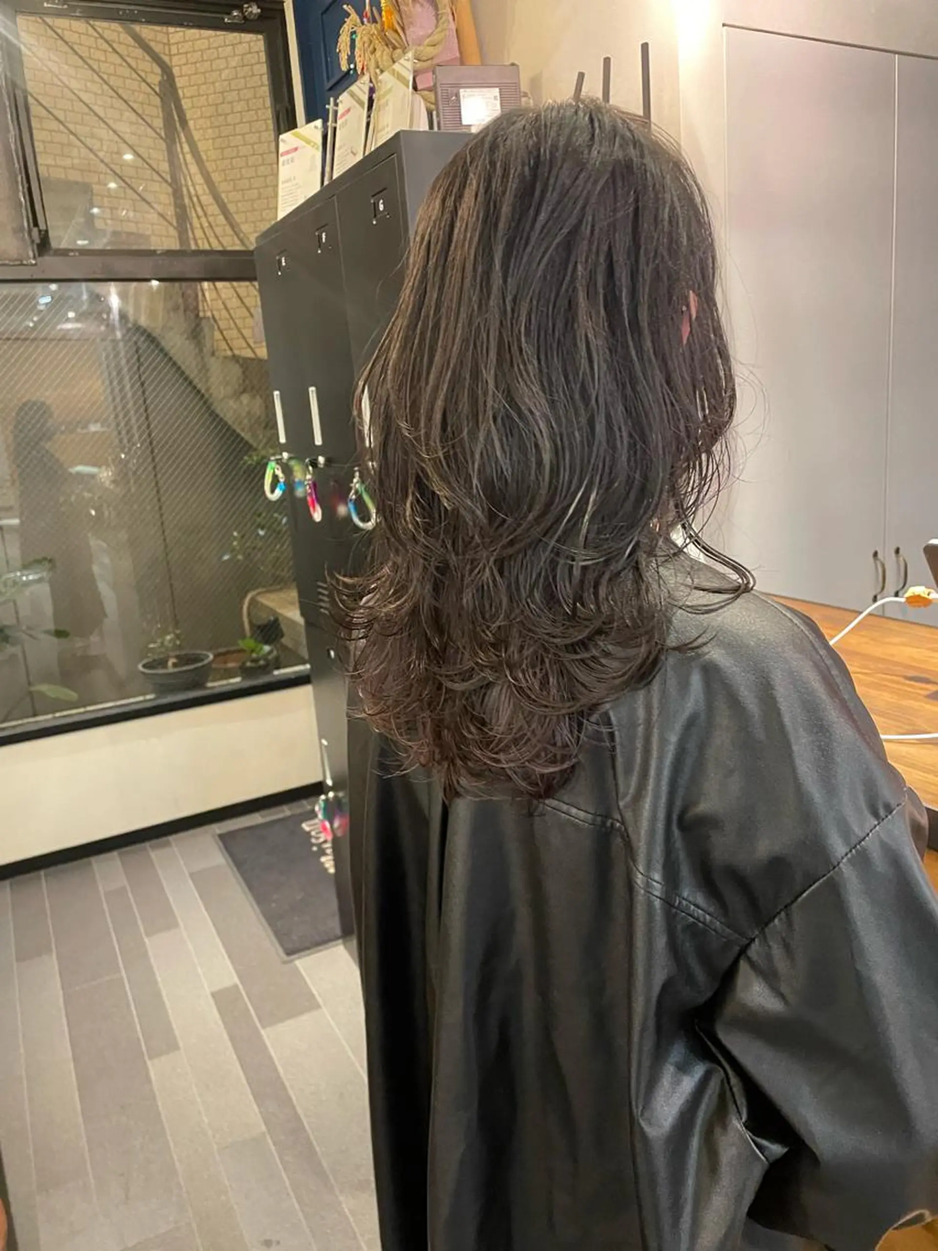 セミロング ウルフカット カット やまぎし ひろきのヘアスタイル