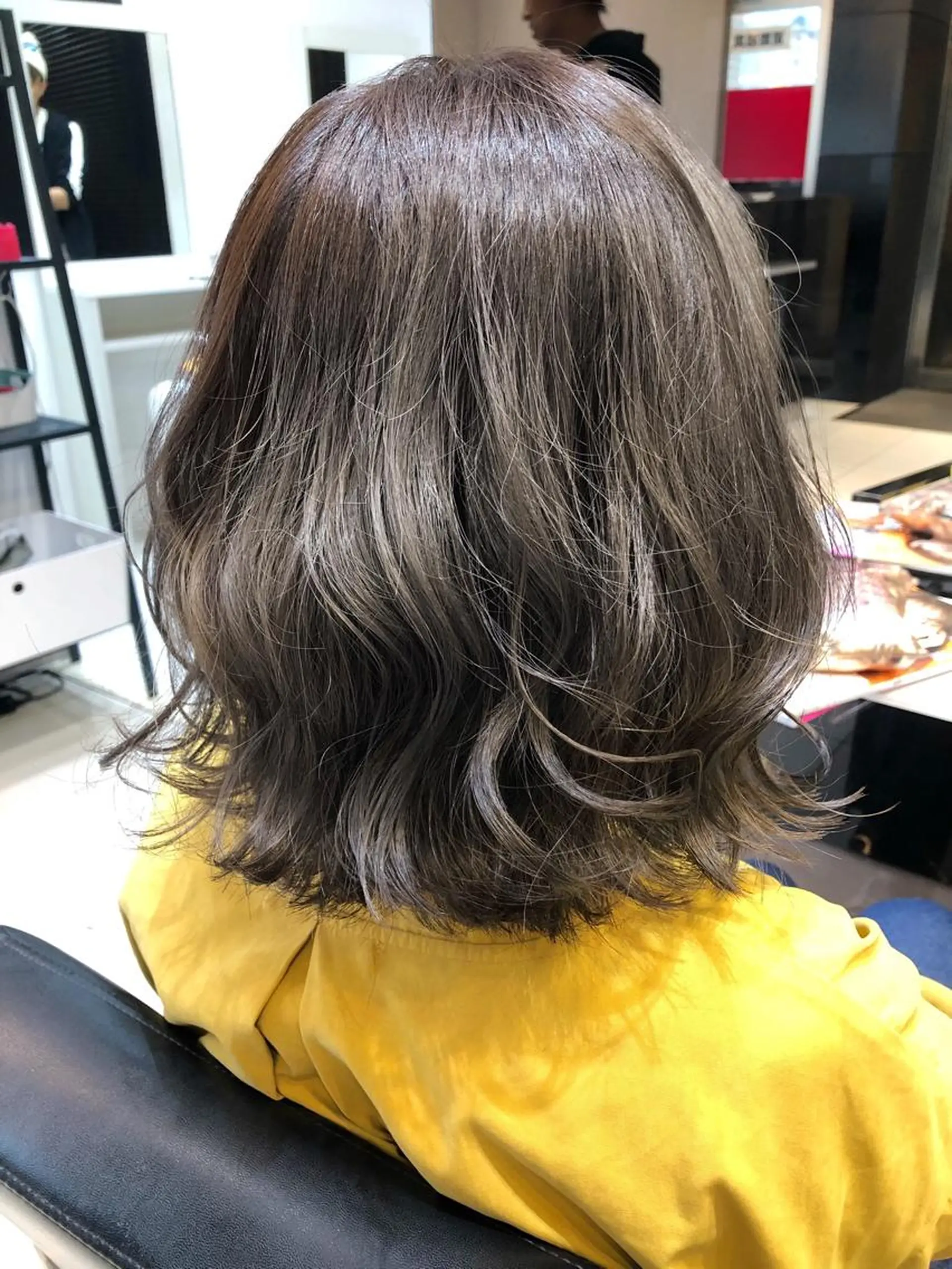 ミディアム カラー グレージュ 女性リピ90%🍨 🩷佐藤みずきのヘアスタイル