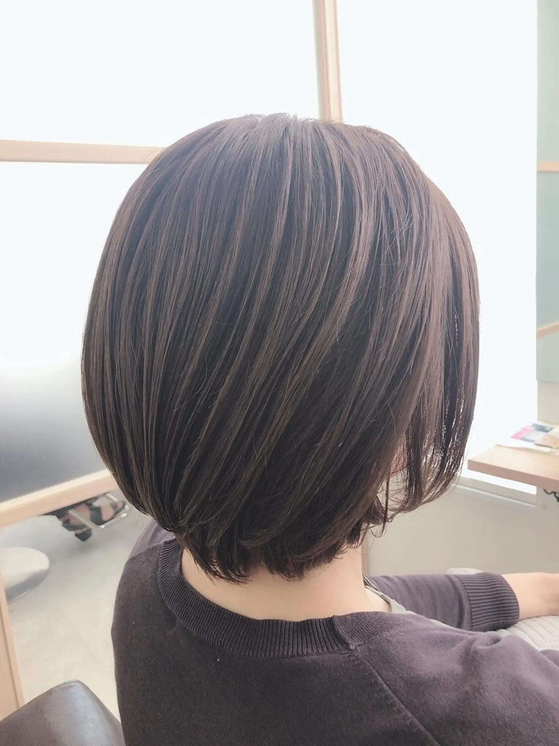 ショート 透明感カラー 山中のヘアスタイル