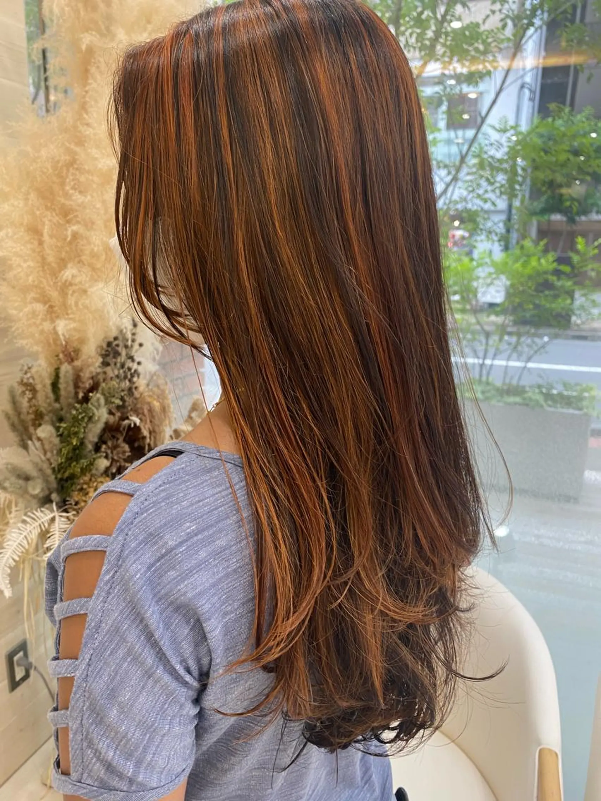 ロング カラー ハイライトカラー オレンジ ハイライト 韓国ヘア／艶カラー minamiのヘアスタイル