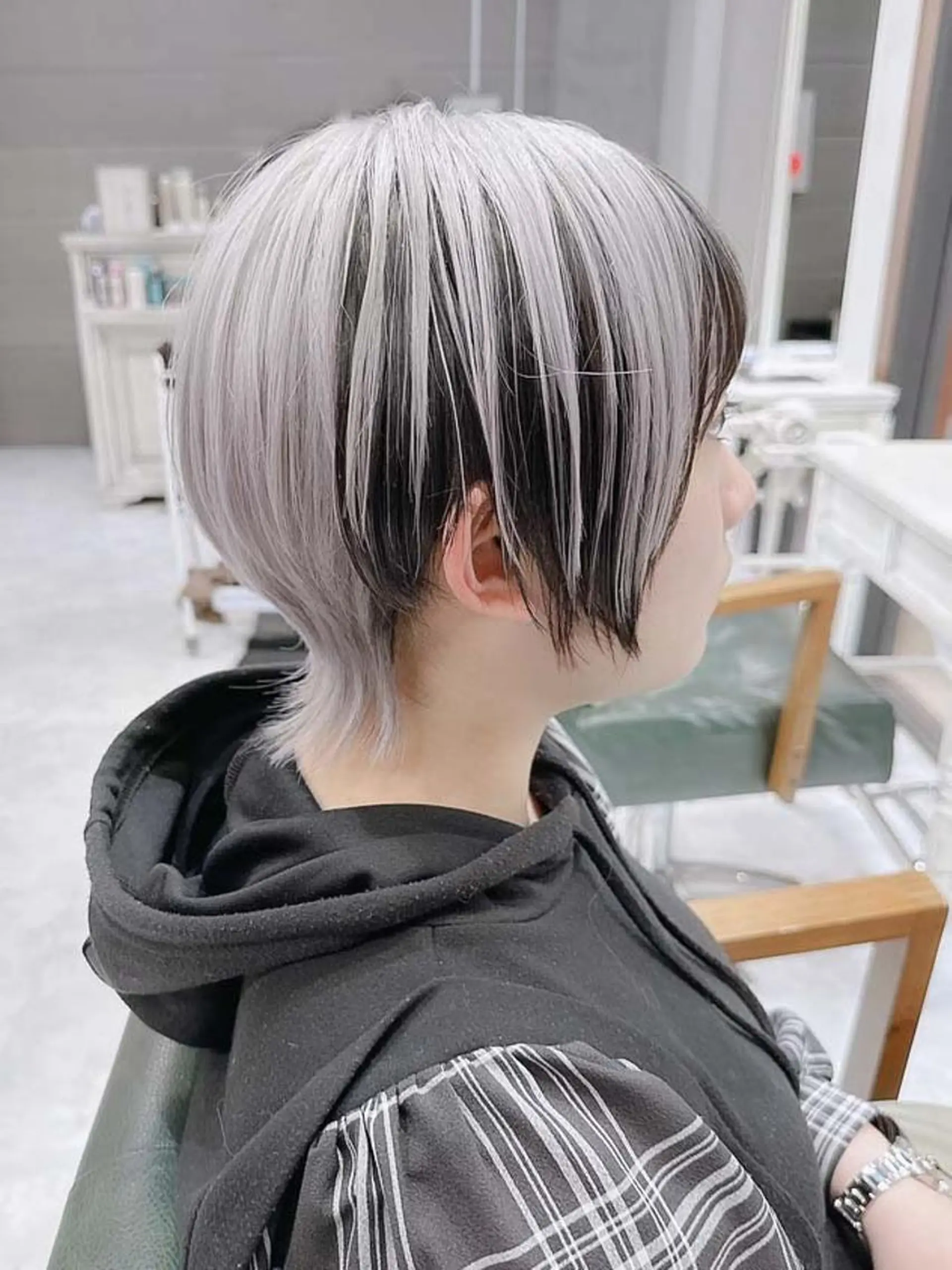 ショート カラー ヘアアレンジ ブリーチ ケアブリーチ 透明感カラー デザインカラー ハイトーンカラー Days 透明感カラーのヘアスタイル