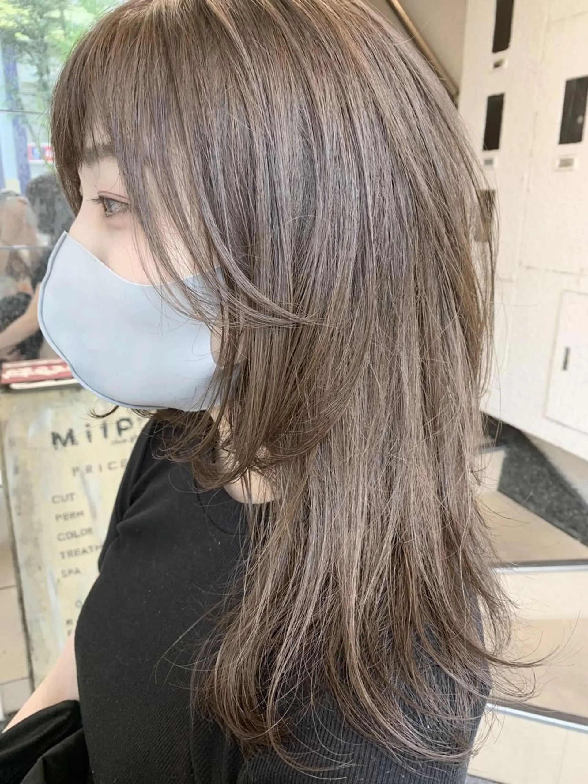 セミロング カラー 嶋村夏実🌼レイヤー 🌸白髪ぼかしのヘアスタイル