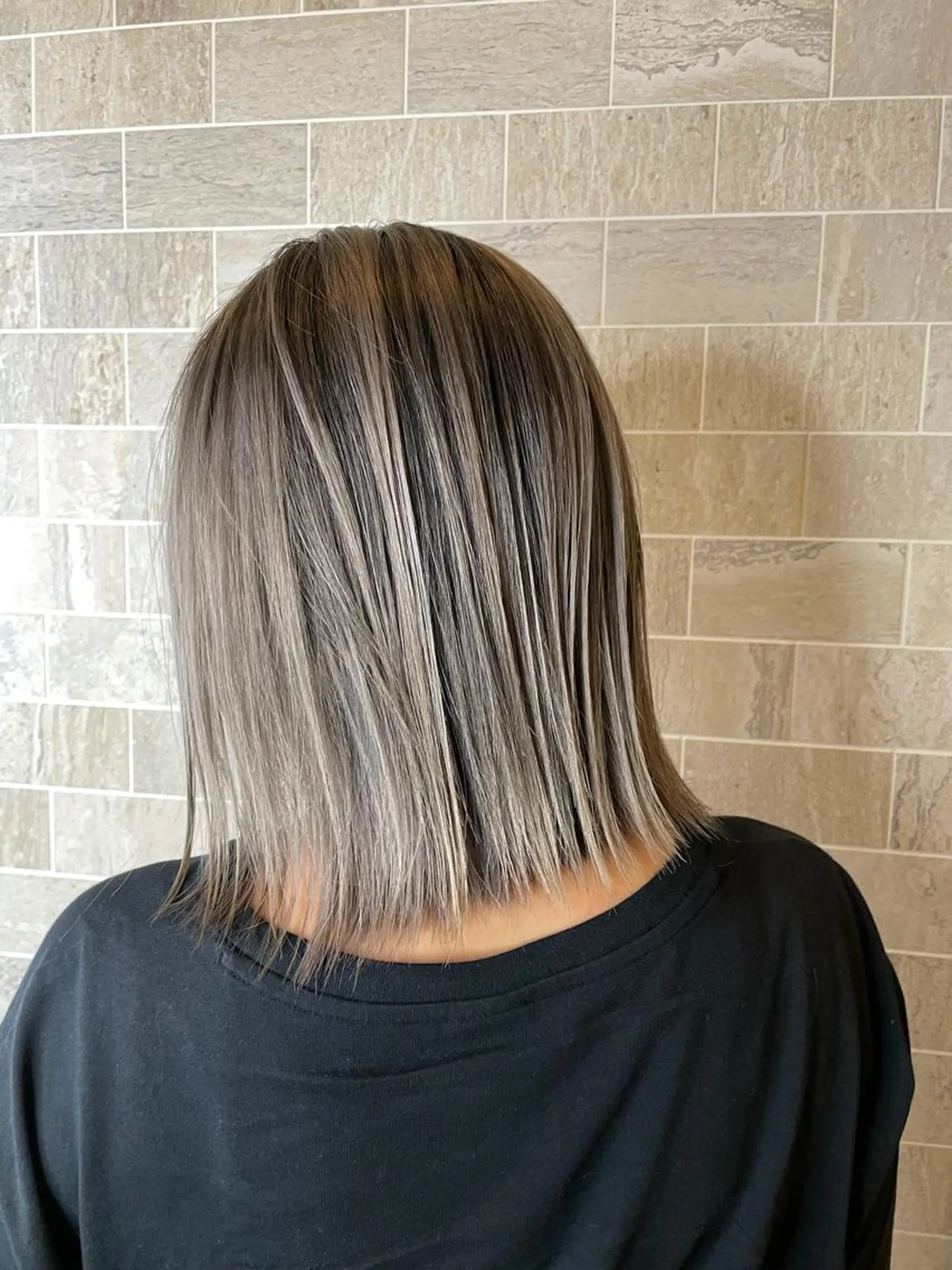 セミロング ヘアカラー トリートメント ブリーチ毛矯正.髪質 改善.髪にドラマをのヘアスタイル