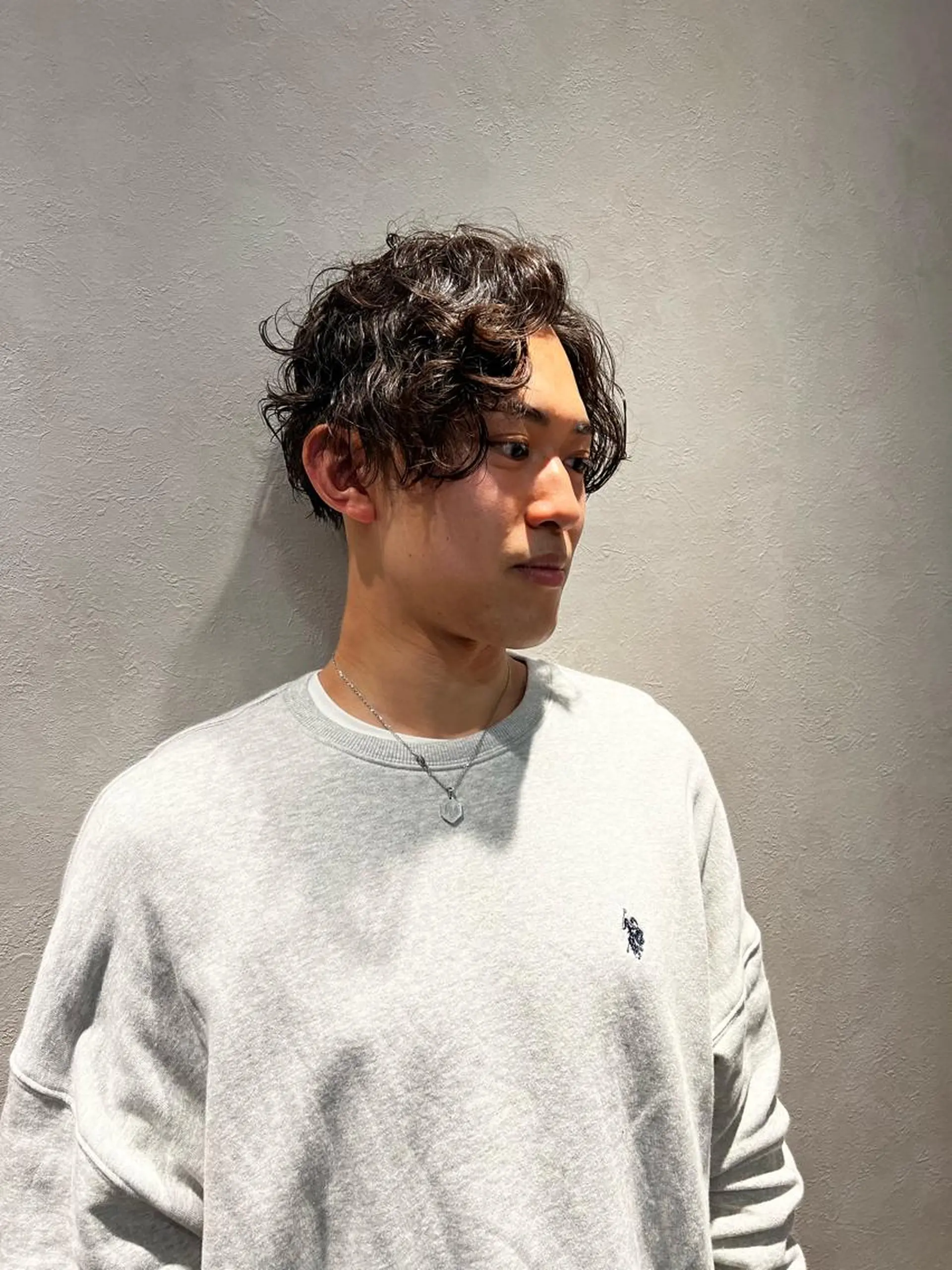ミディアム パーマ メンズ ミディアムパーマ メンズパーマ 波巻きパーマ カット パーマ BARBER SUGIYAMA所属・北千住理容室バーバー 小堀悠作のヘアスタイル