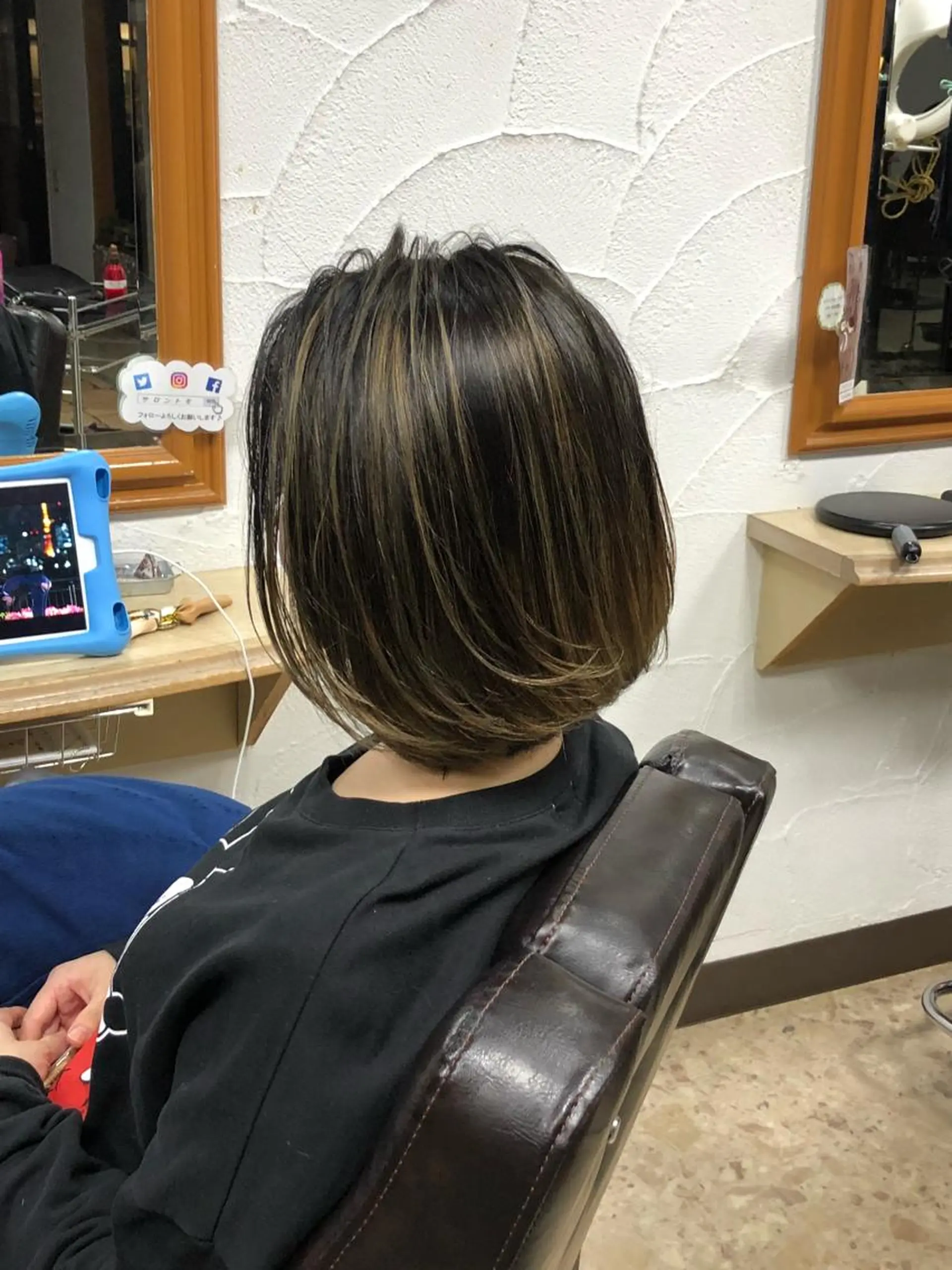 ショート カラー サロントモ所属・小松崎 咲楽のヘアスタイル