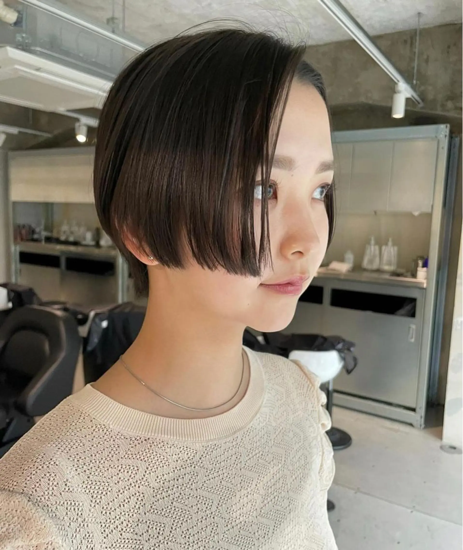 ミディアム コウ チホウのヘアスタイル
