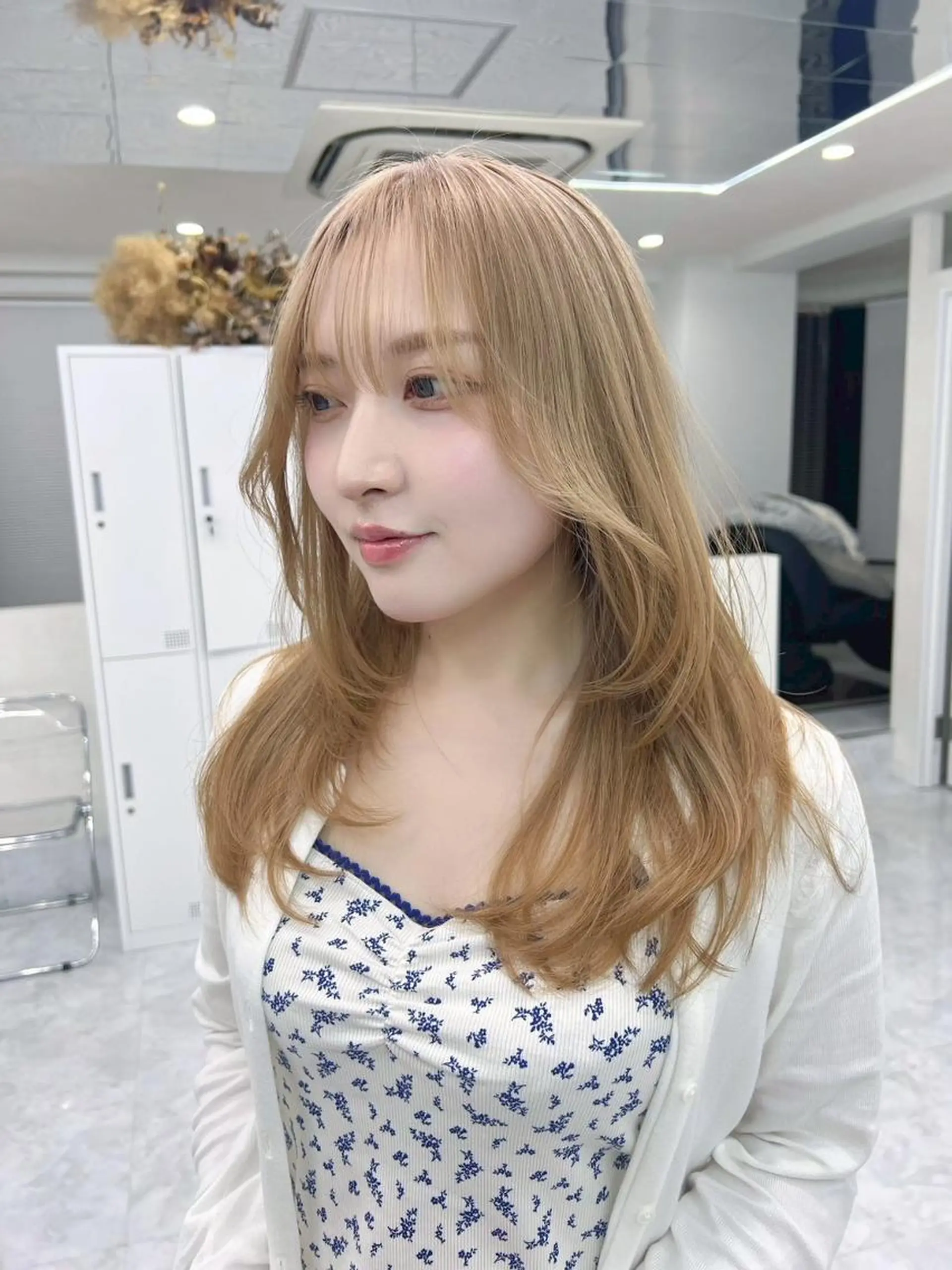 ロング カラー アディクシーカラー アッシュ バレイヤージュ ベージュカラー ブルーカラー 髪質改善ストレート髪 質改善カラー特化中崎のヘアスタイル