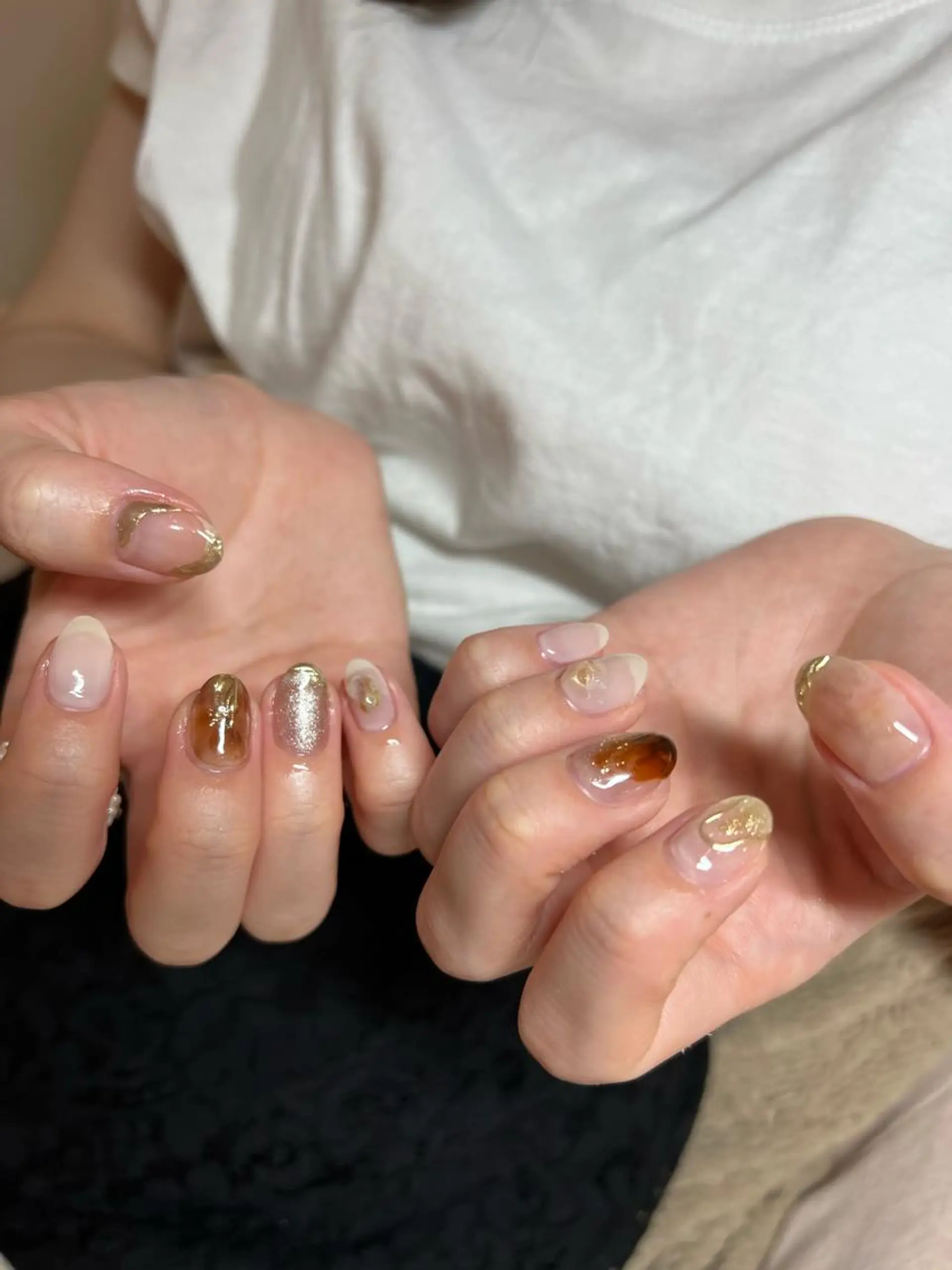 ネイル オーロラネイル ジェルネイル 韓国ネイル マグネットネイル ミラーネイル ちゅるんネイル🪄 耳ツボジュエリー🔗のネイルデザイン