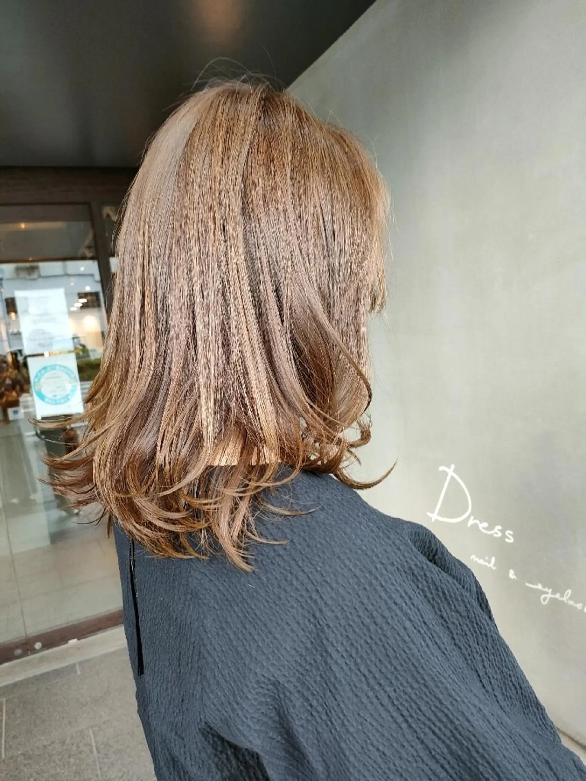 セミロング カット ヘアカラー トリートメント 西村 絵美のヘアスタイル