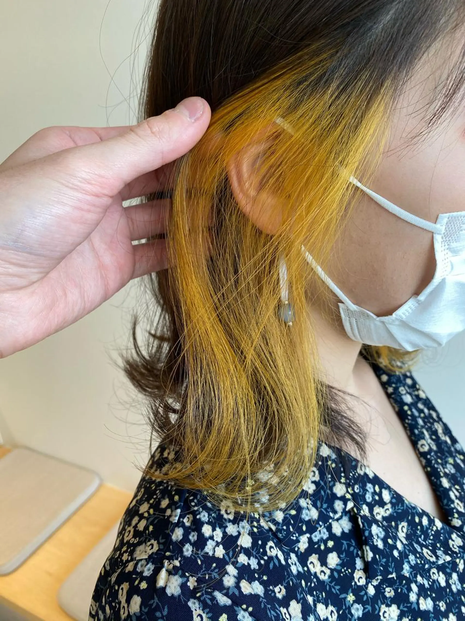 ミディアム イエローカラー 樋口 雄稀のヘアスタイル