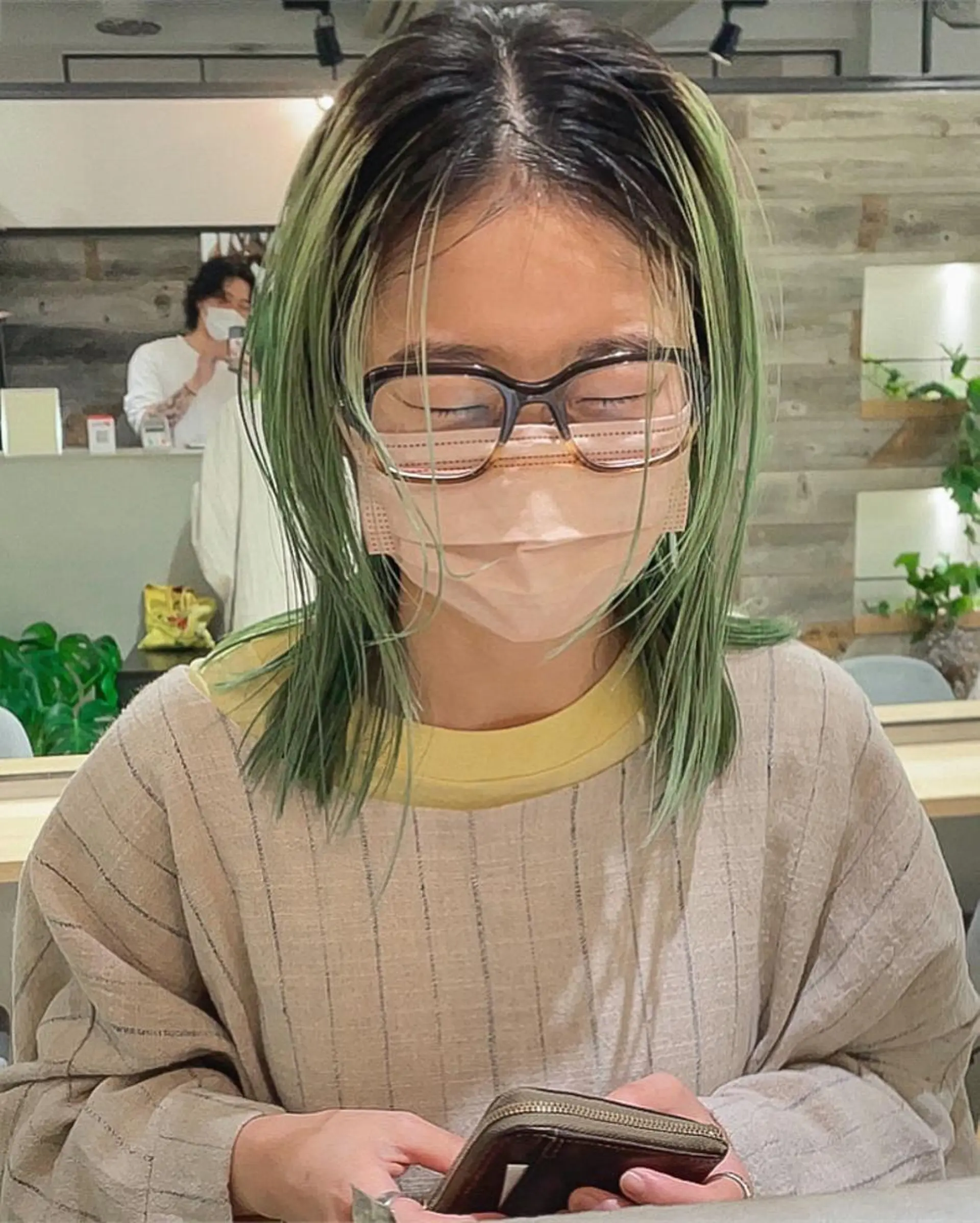 ミディアム カラー ブリーチ カット ヘアカラー トリートメント Loom.所属・村上雅人 ナチュラルモードのヘアスタイル