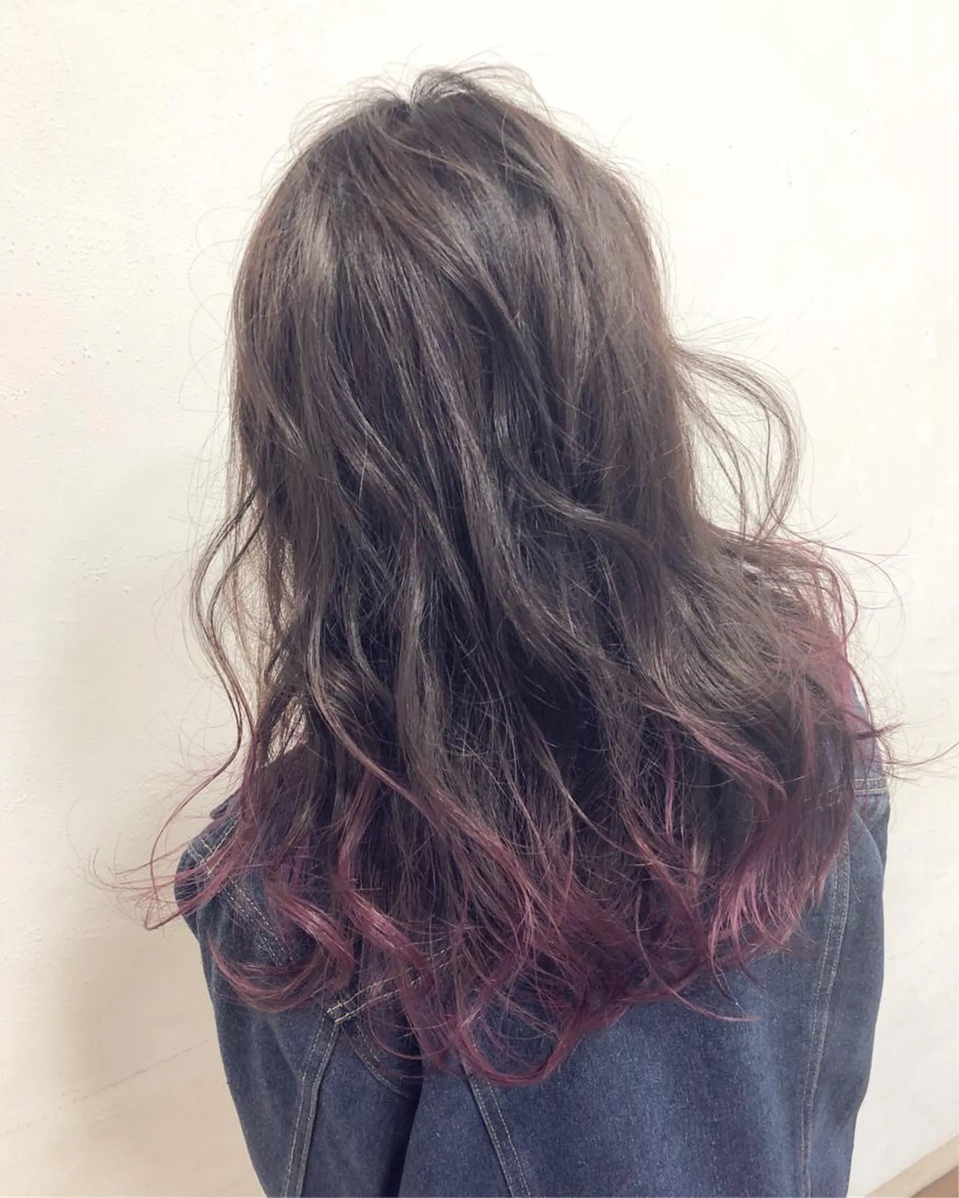 セミロング カラー グラデーションカラー パープルカラー ヘアカラー GLAD 萩原のヘアスタイル