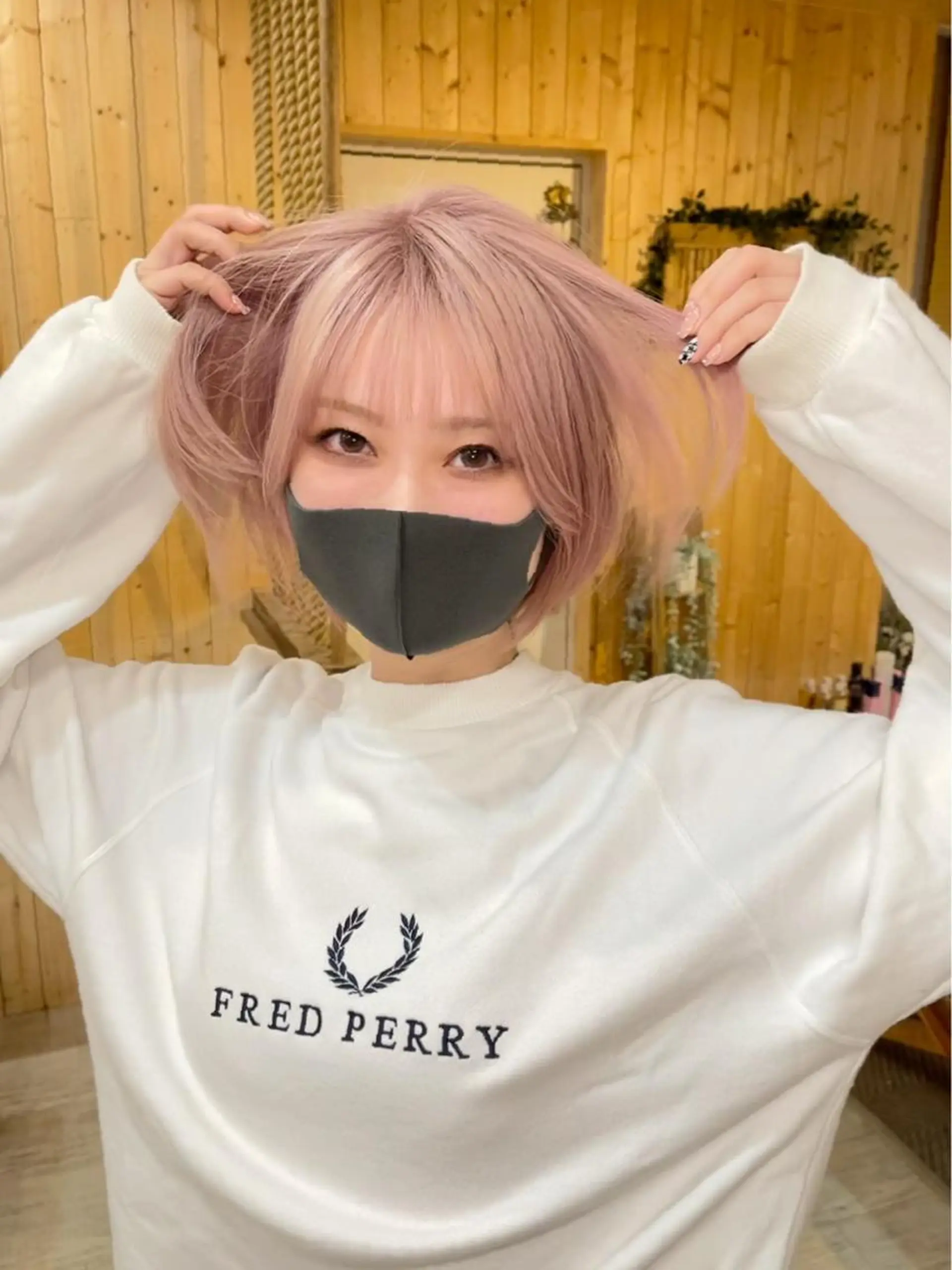 ショート 韓国レイヤー外国人風 透明感カラー髪質改善のヘアスタイル