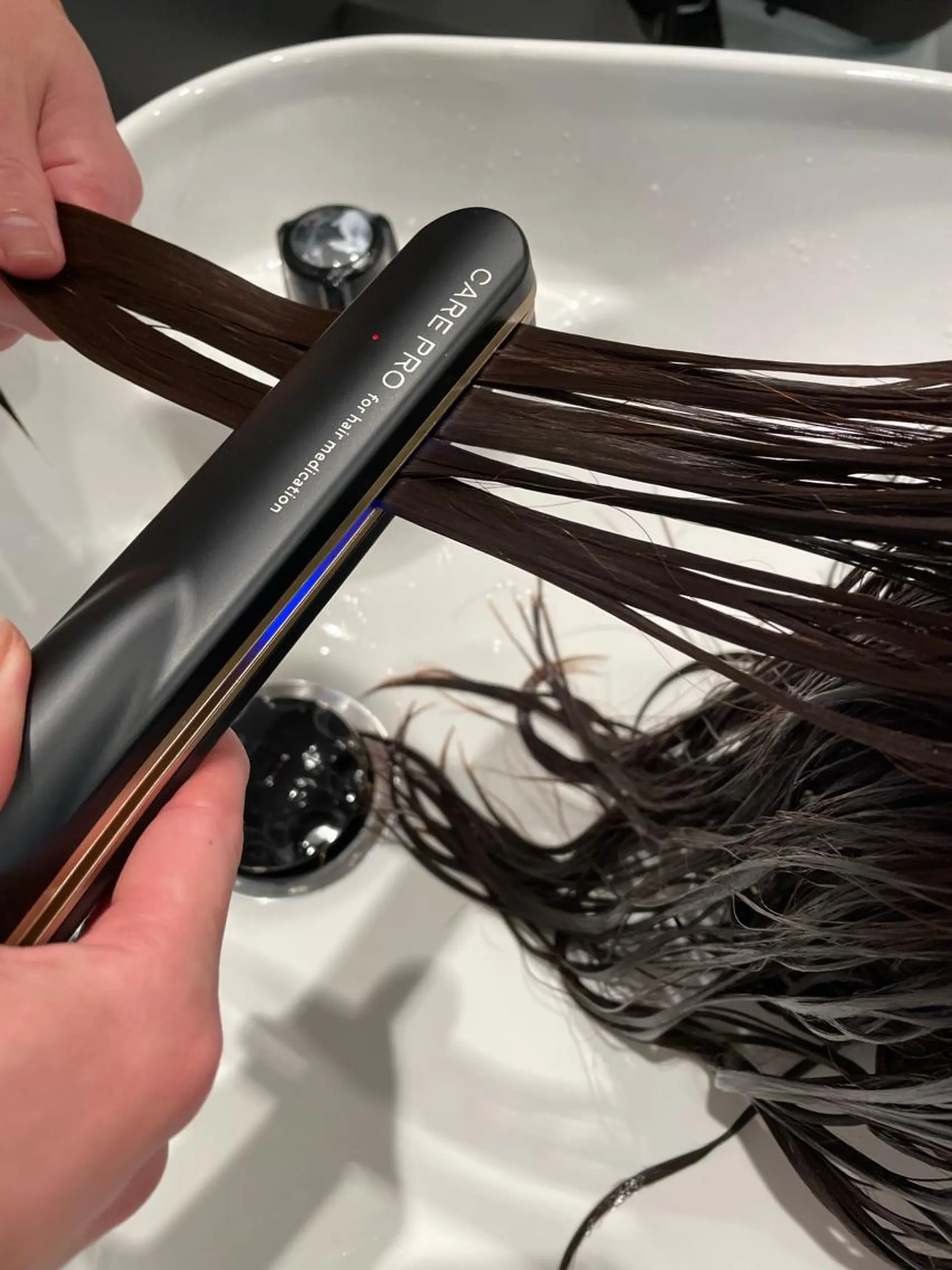 ミディアム トリートメント NATSUMI POLISHのヘアスタイル