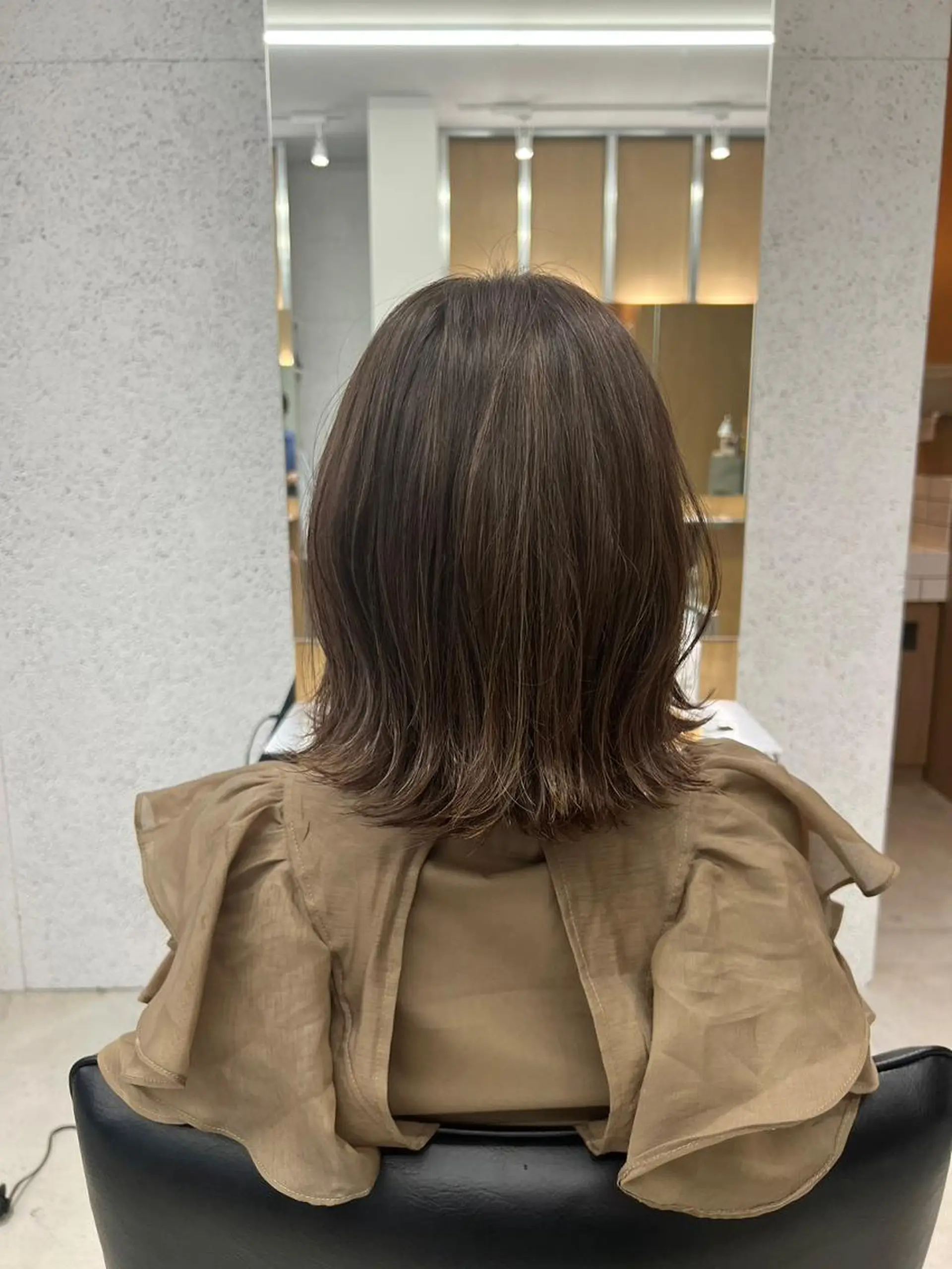 ミディアム カラー カット ヘアカラー バレイヤージュ茅ヶ崎 オオタ カズキのヘアスタイル