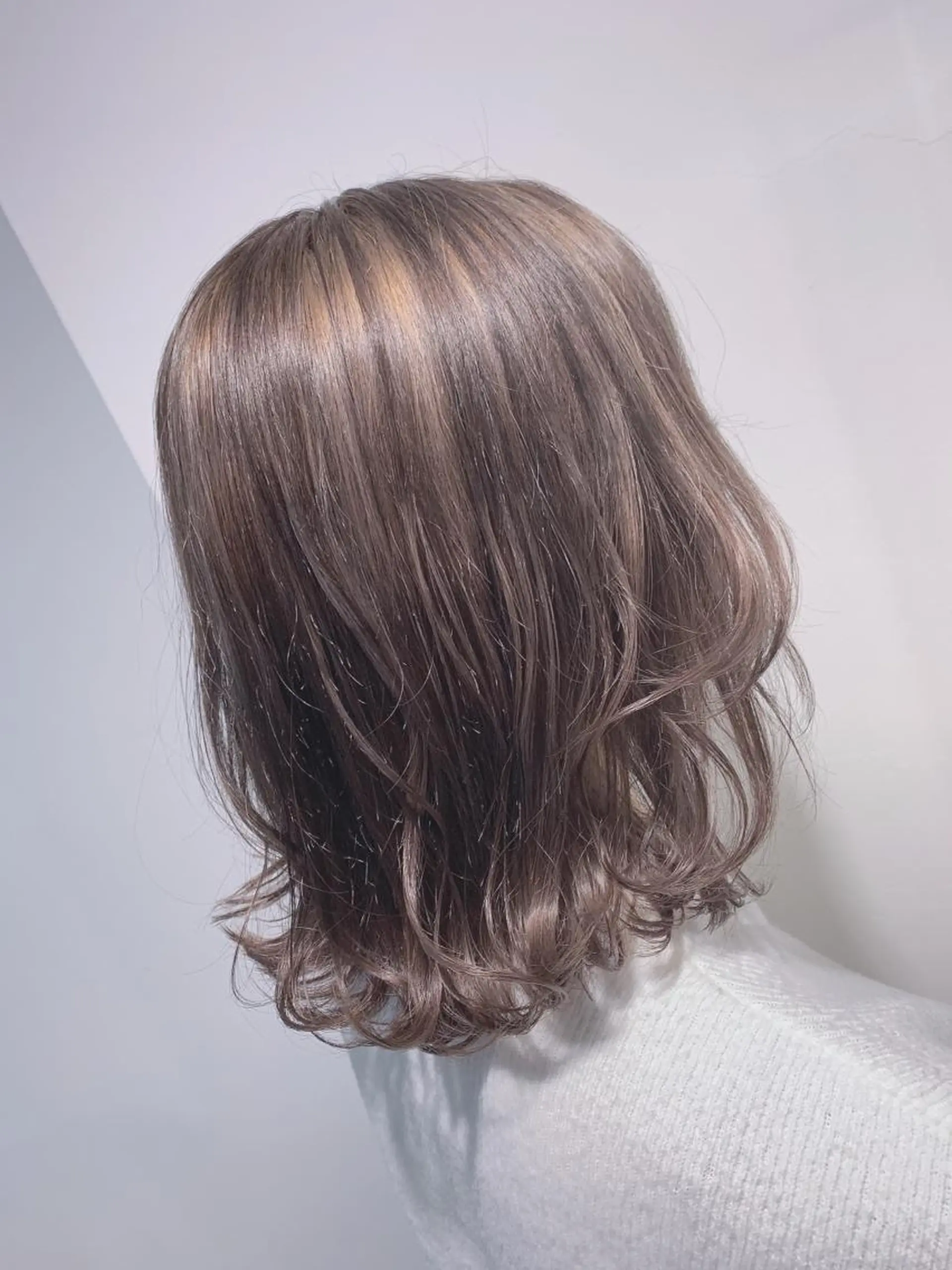 セミロング カラー ヘアカラー トリートメント SALOWIN 札幌大通り店所属・🏆ウルフ/レイヤー 指名No.1山口圭佑のヘアスタイル