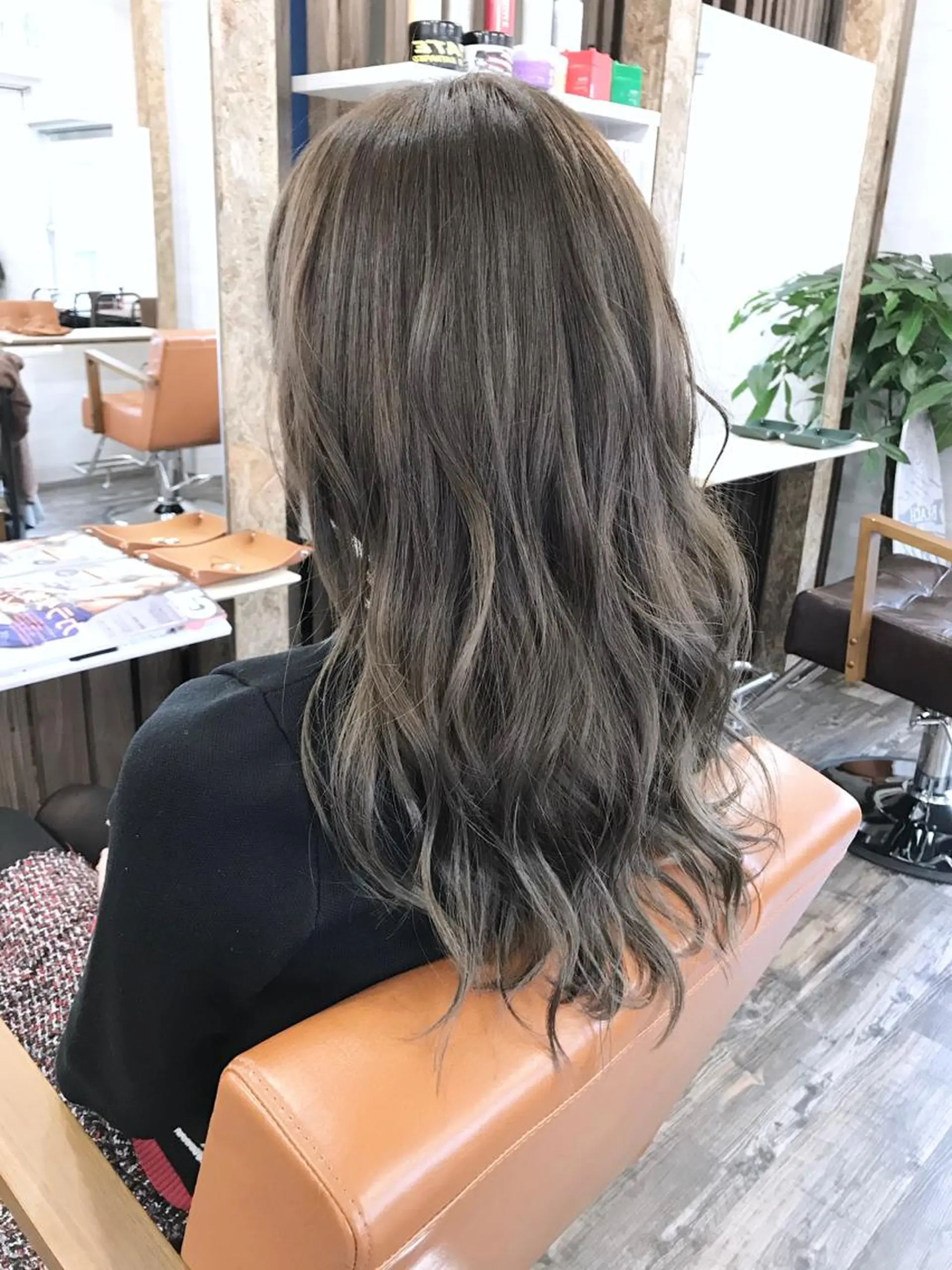 カラー セミロング カット ヘアカラー トリートメント プチプラ&ハイクオ リティ✰Lilly✰のヘアスタイル