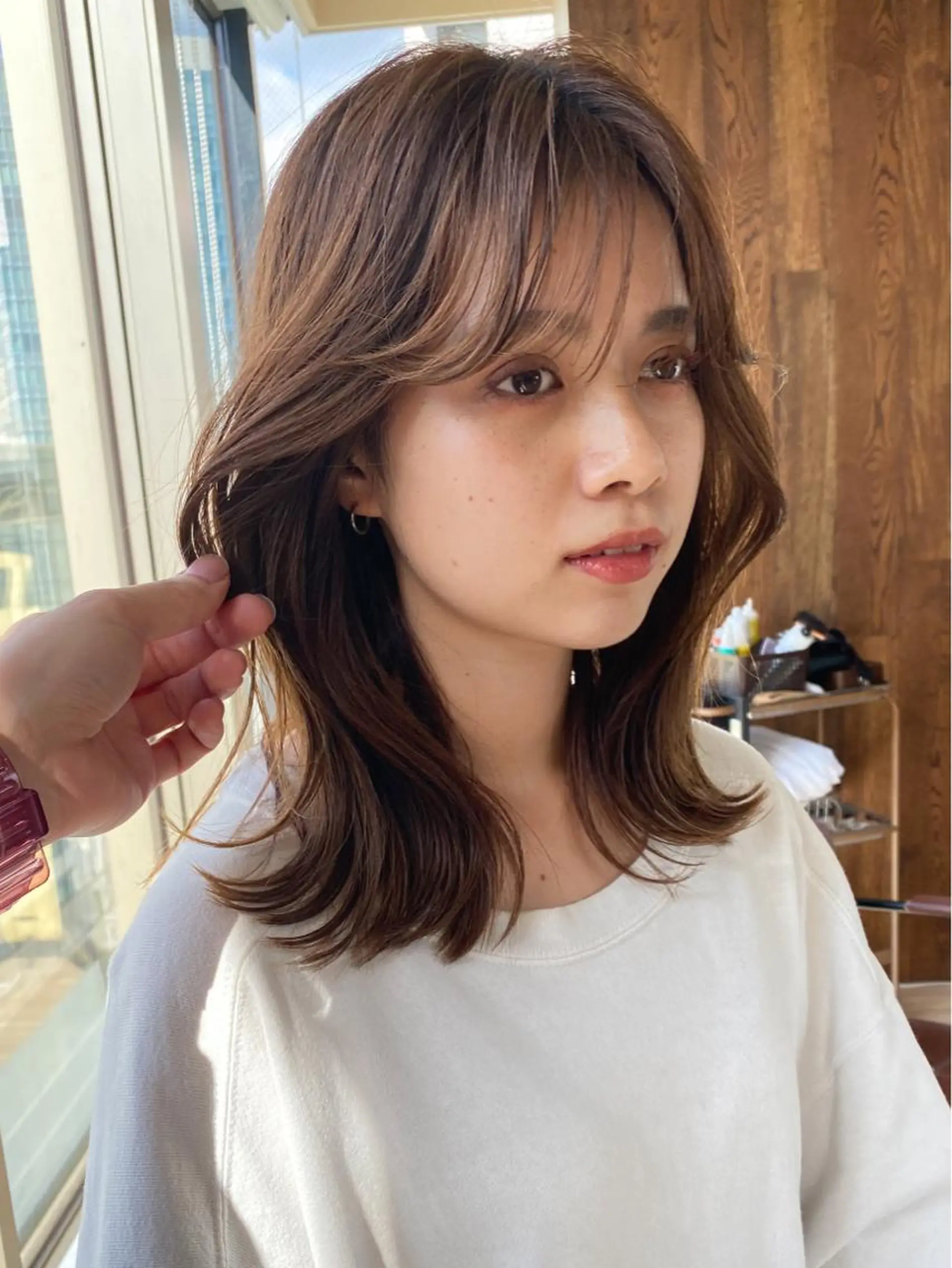 ミディアム くびれヘア 顔周りカット 小顔カット トリートメント 【1日2名様限定】 AFLOAT白川雄副のヘアスタイル