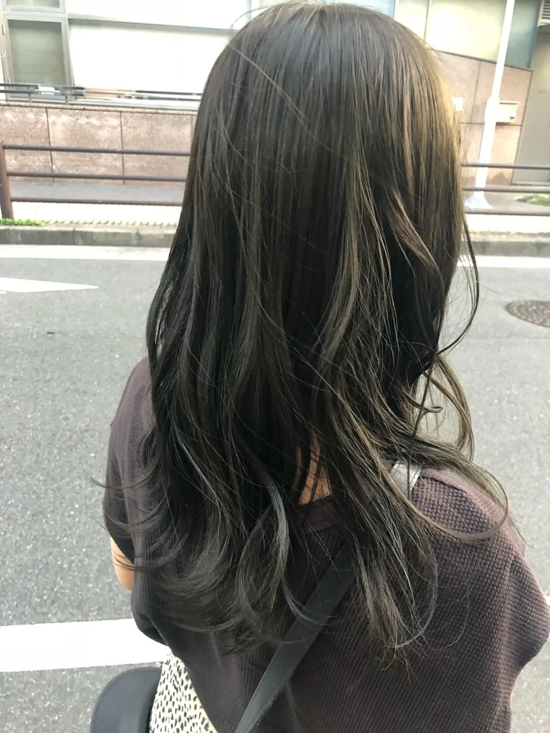 ロング カット ヘアカラー 國次 夕貴のヘアスタイル