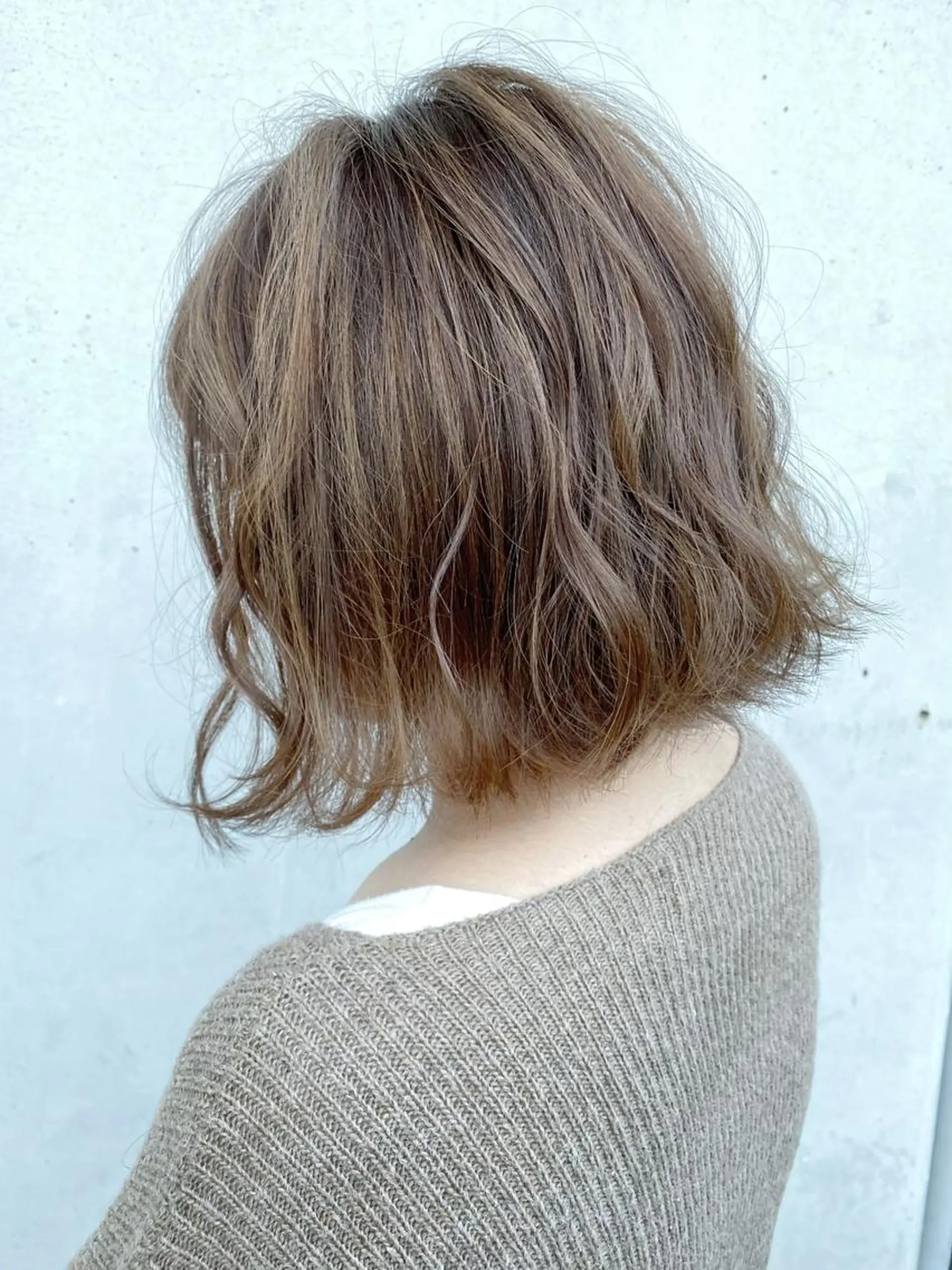 ショート カラー ボブ・レイヤーカット 吉敷航一のヘアスタイル